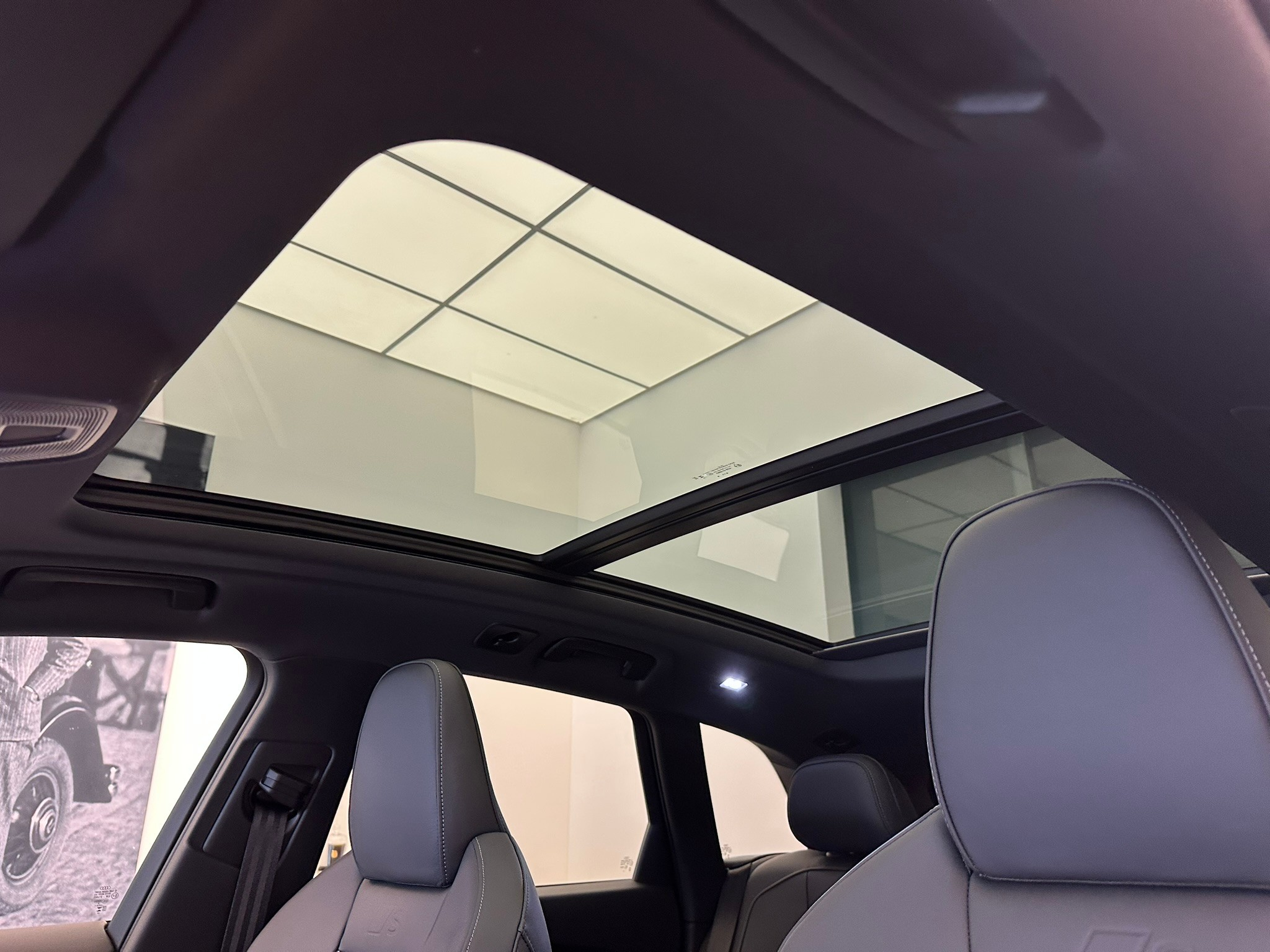 listing desktop thumbnail image 18