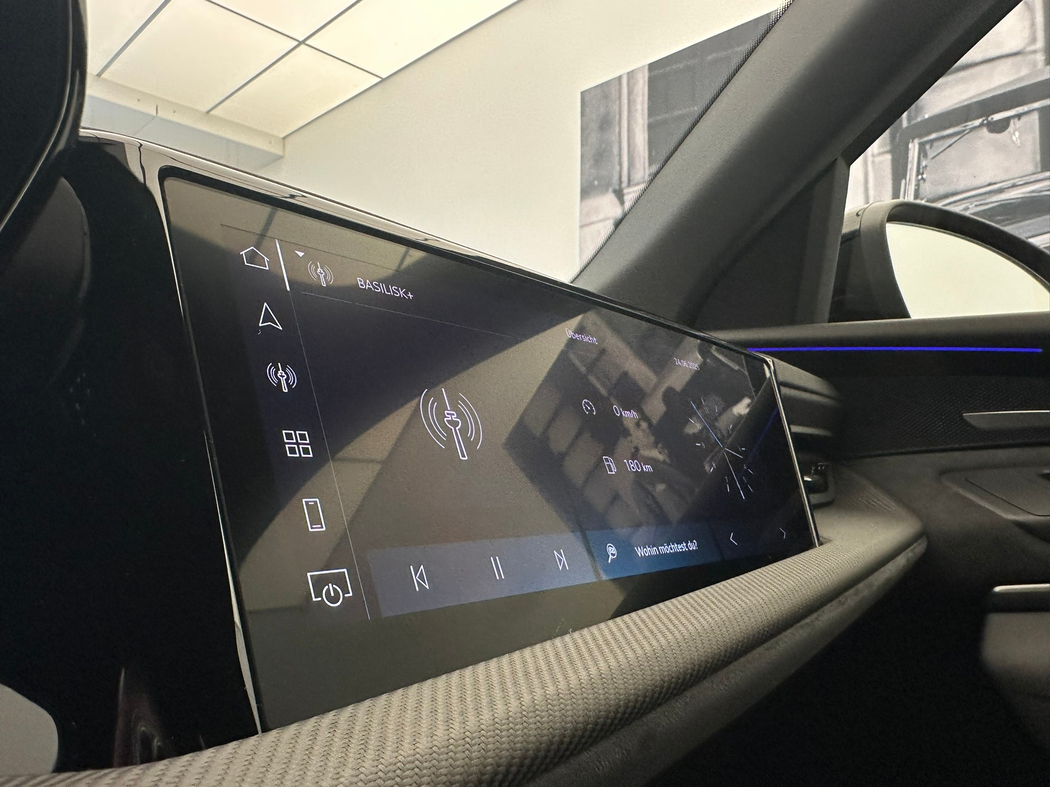 listing desktop thumbnail image 17