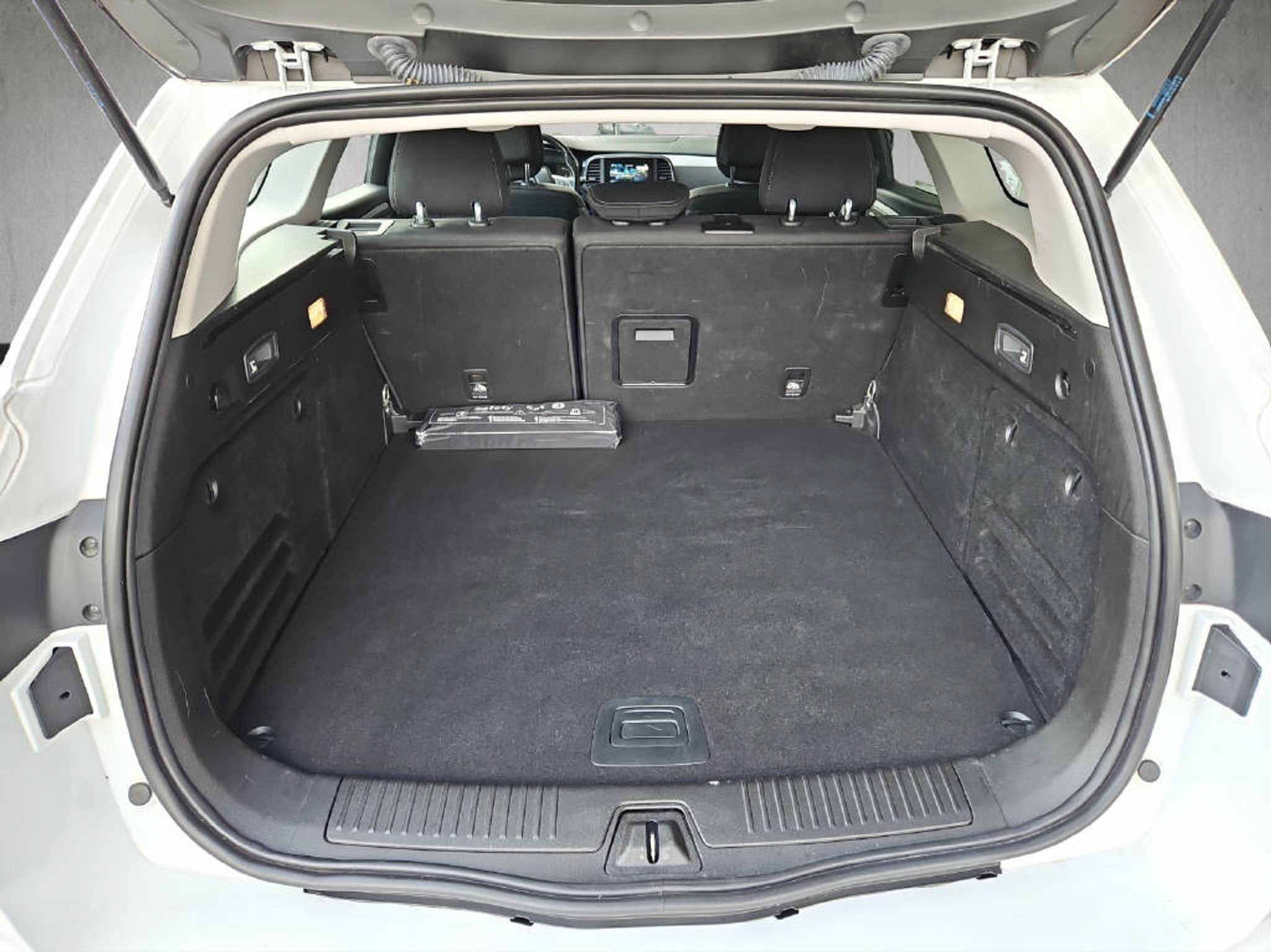 listing desktop thumbnail image 9