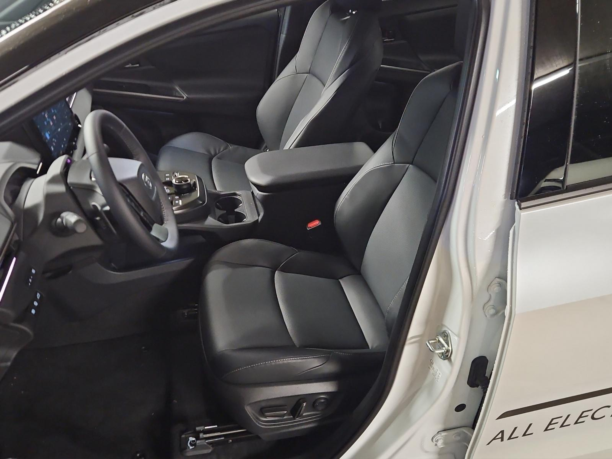 listing desktop thumbnail image 8