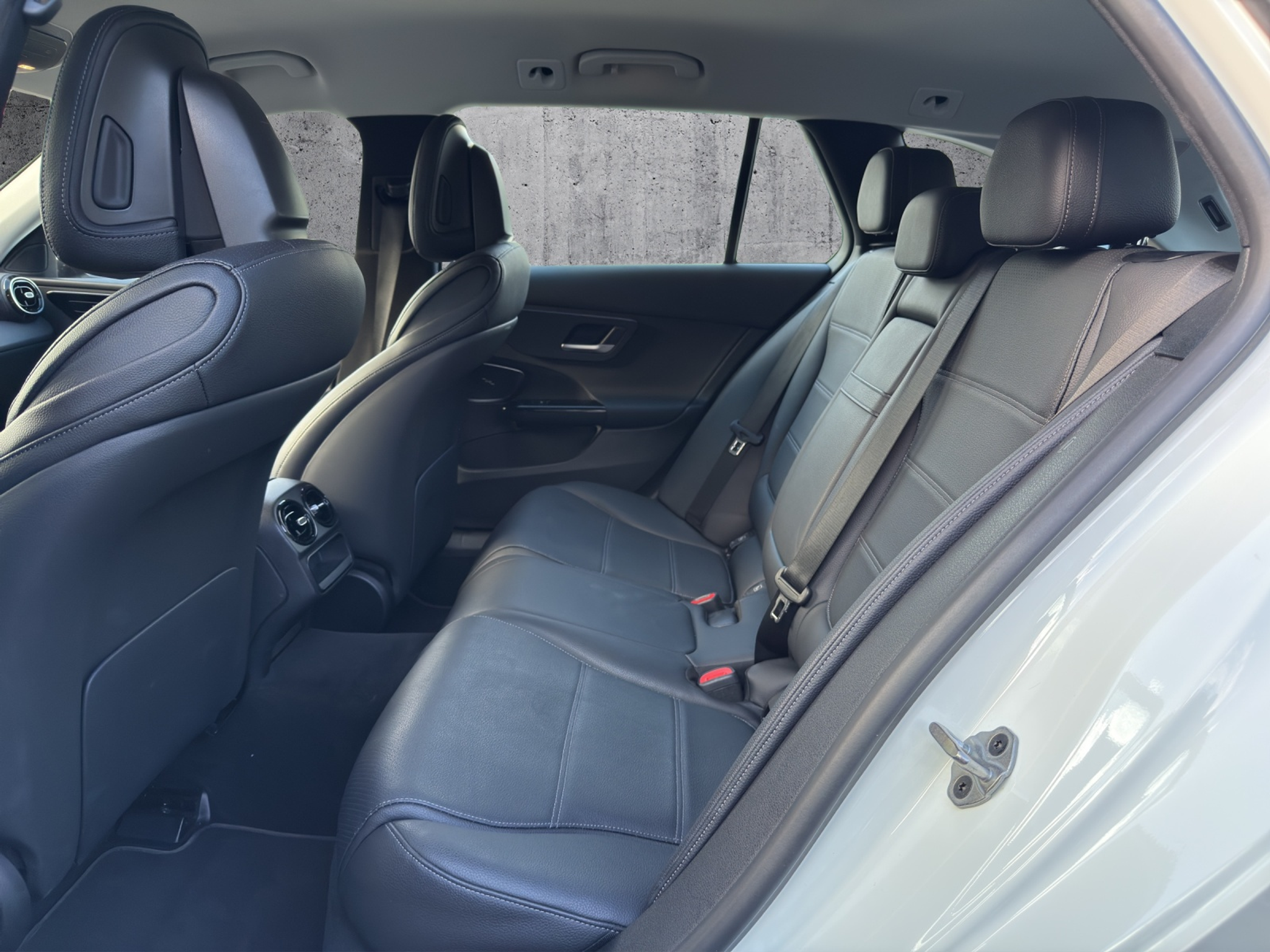 listing desktop thumbnail image 12