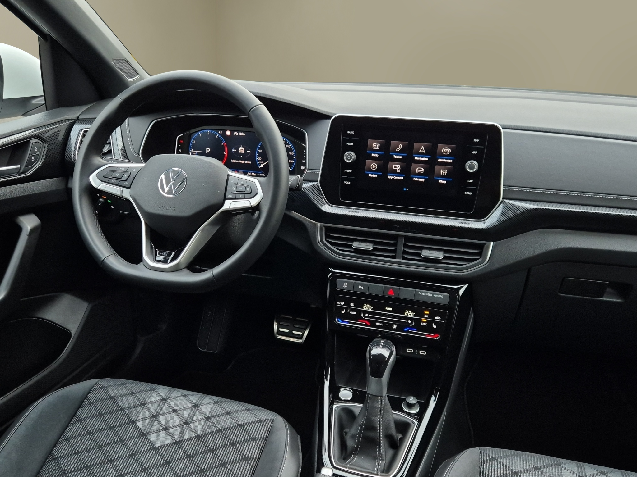 listing desktop thumbnail image 15