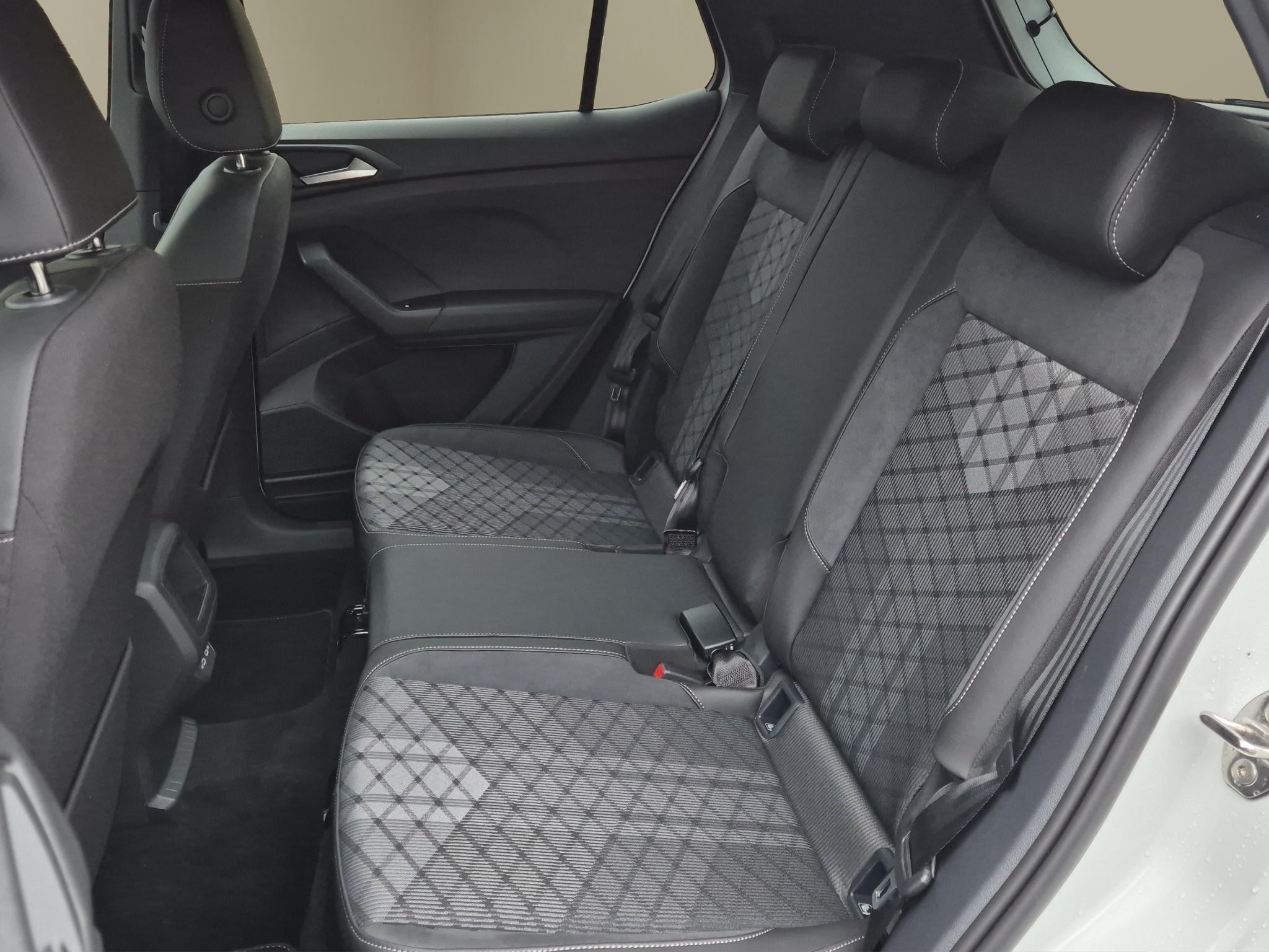 listing desktop thumbnail image 13