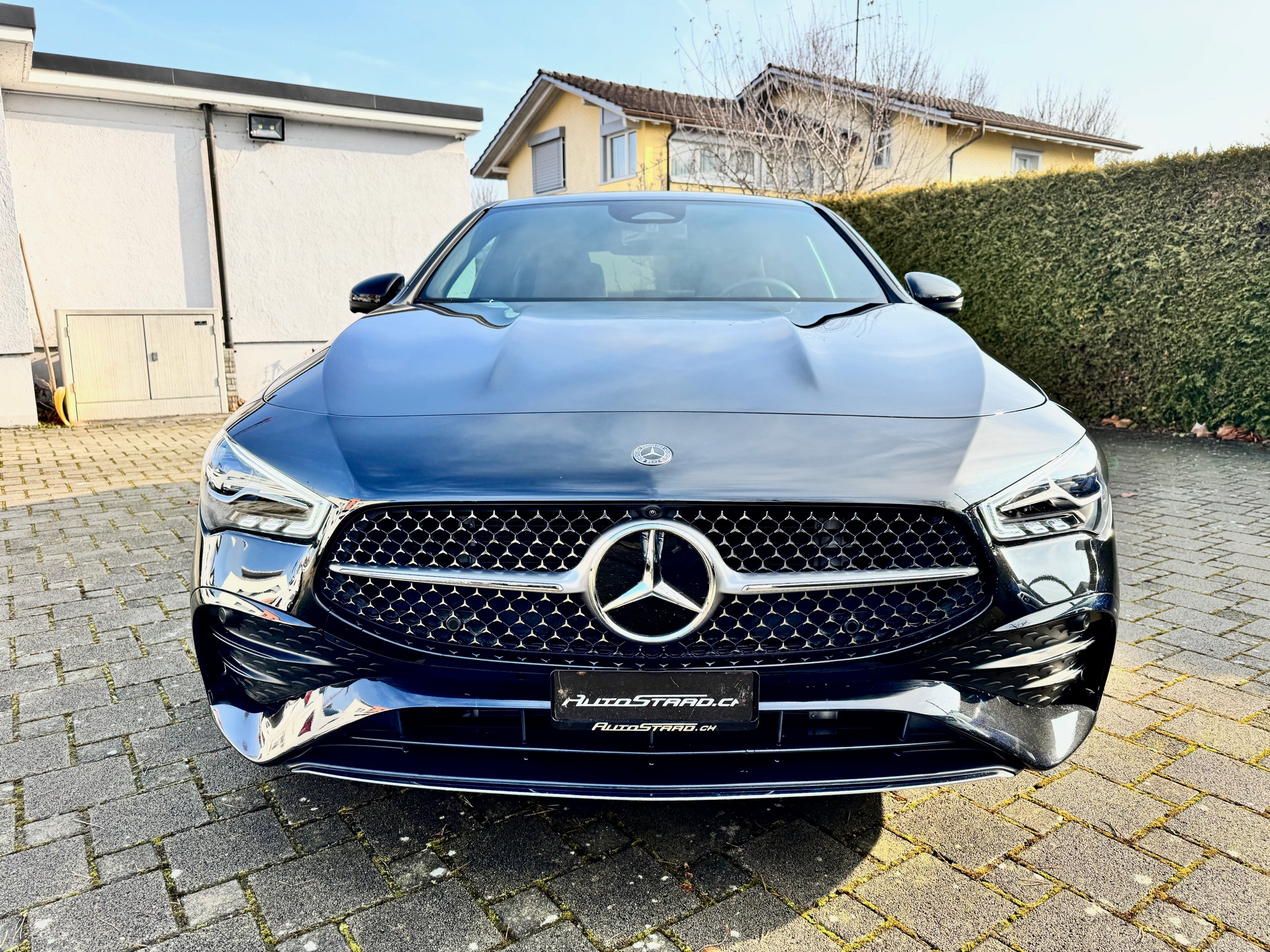 listing desktop thumbnail image 1