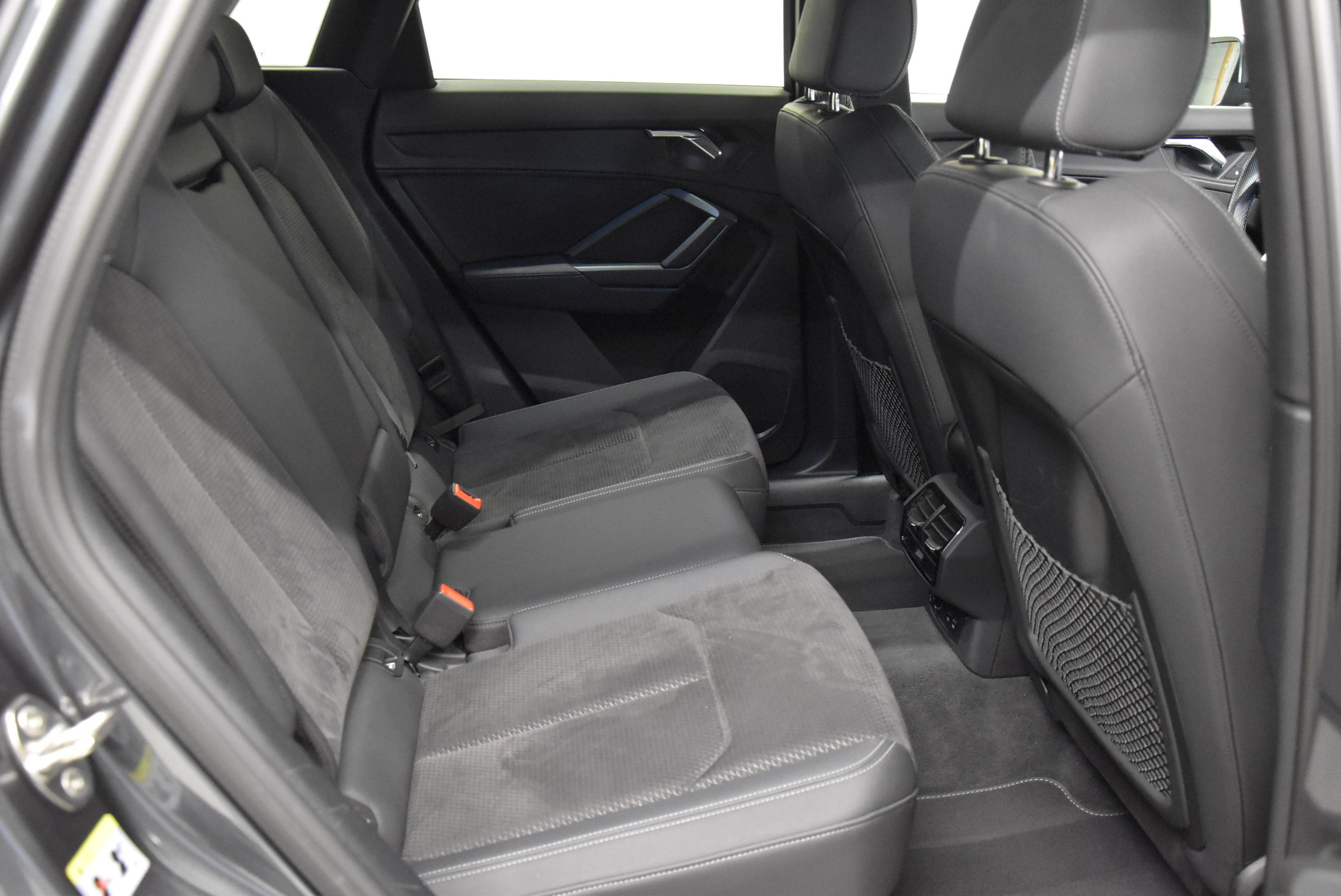 listing desktop thumbnail image 9