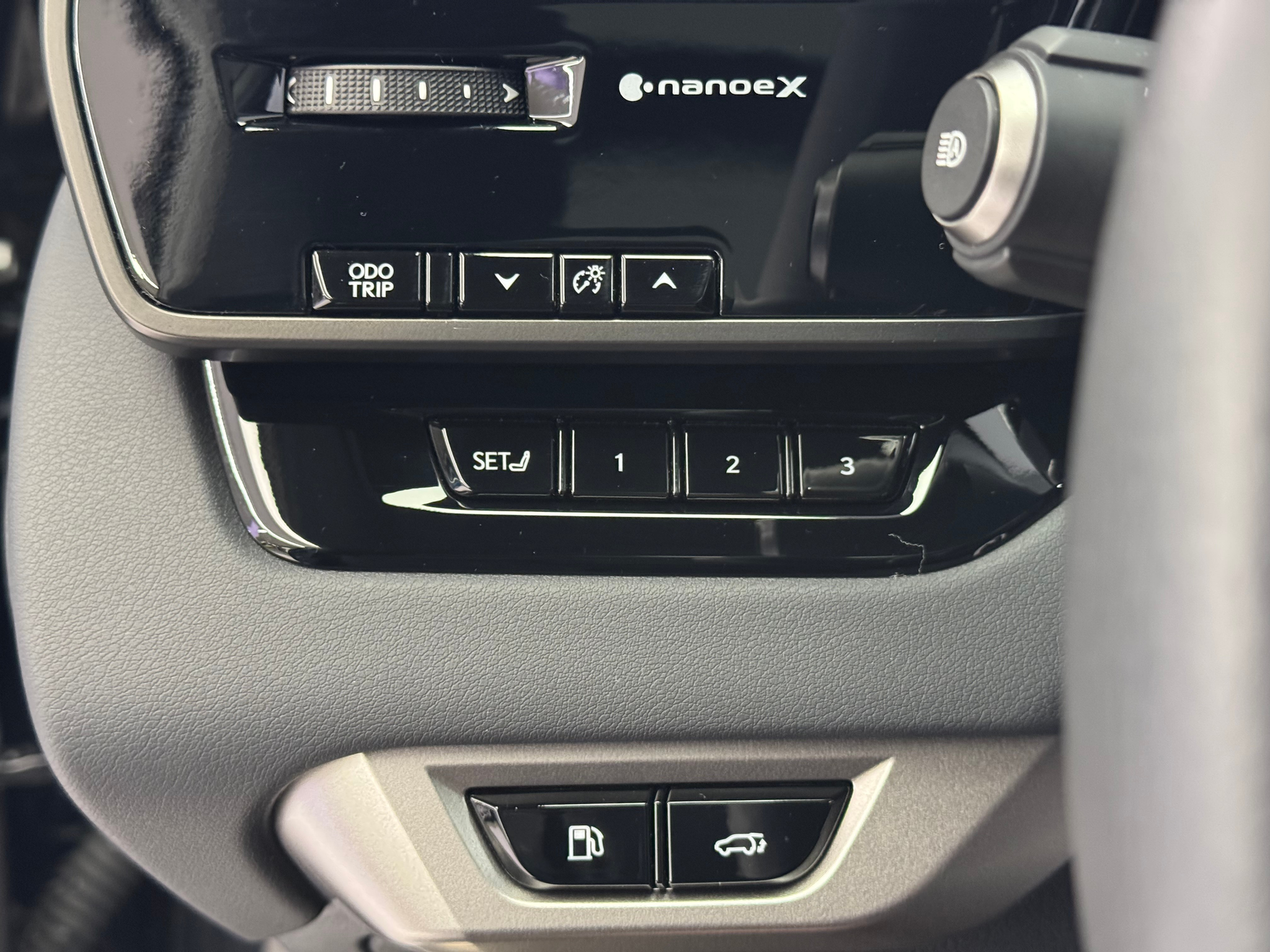 listing desktop thumbnail image 14