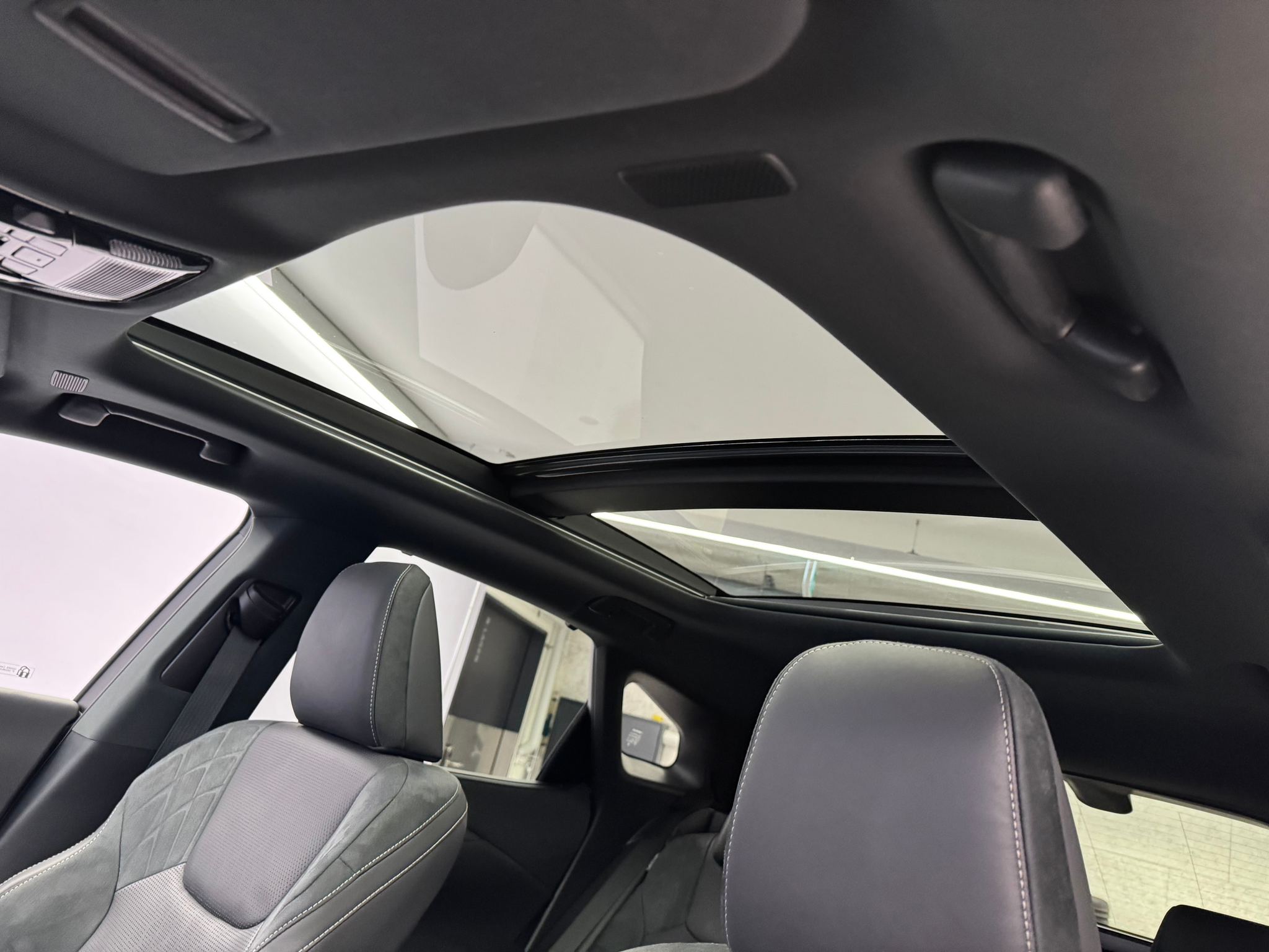 listing desktop thumbnail image 17