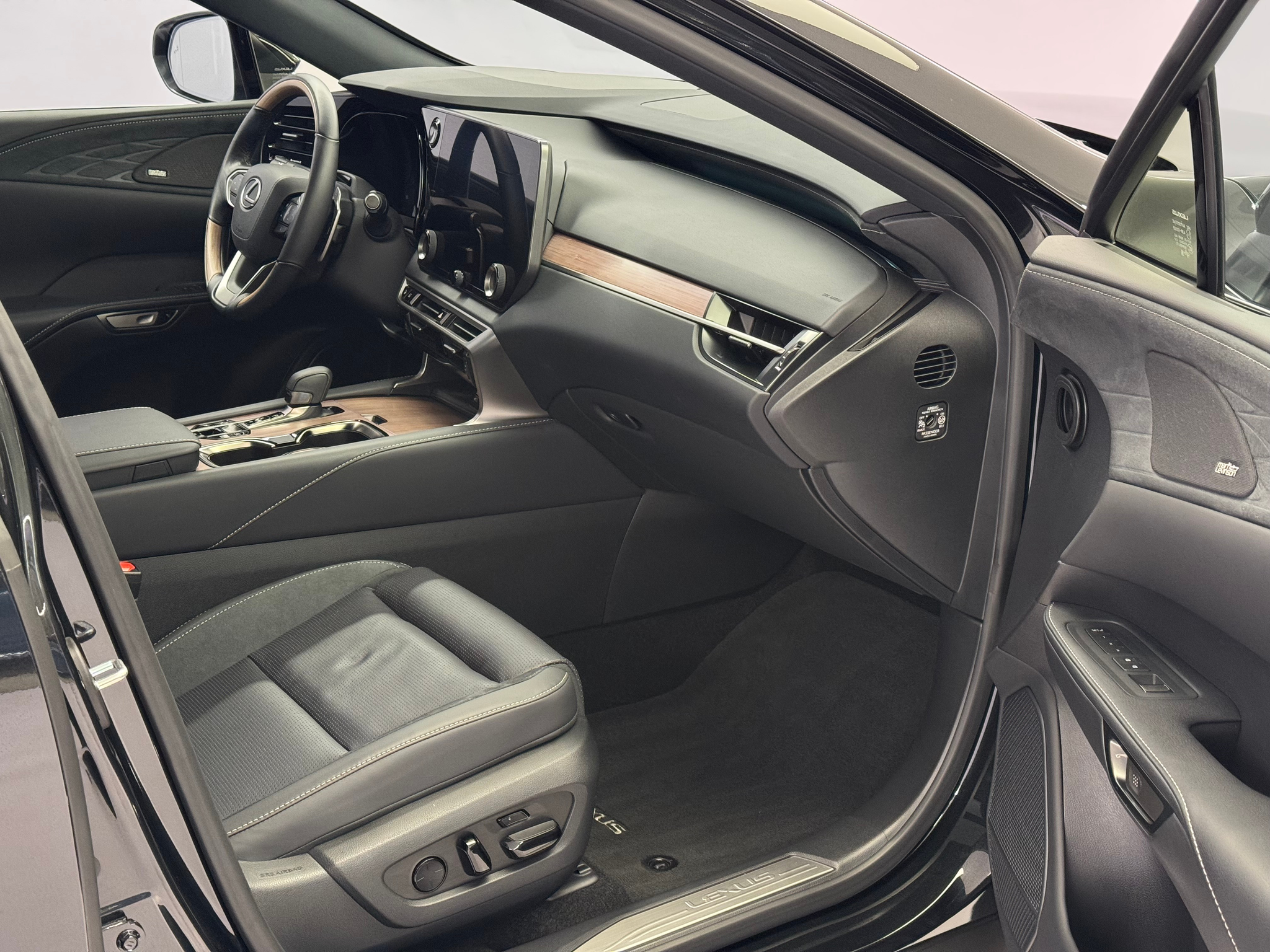 listing desktop thumbnail image 7