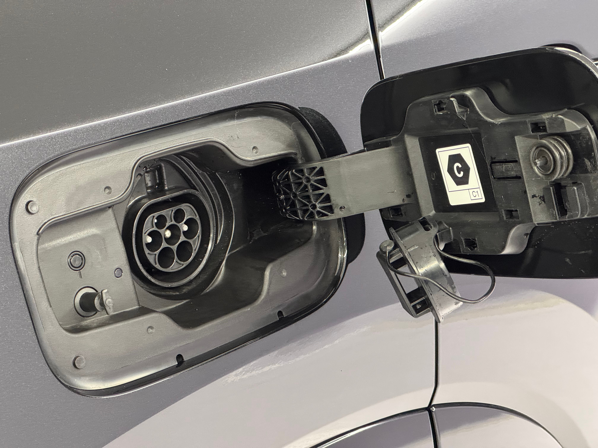 listing desktop thumbnail image 18