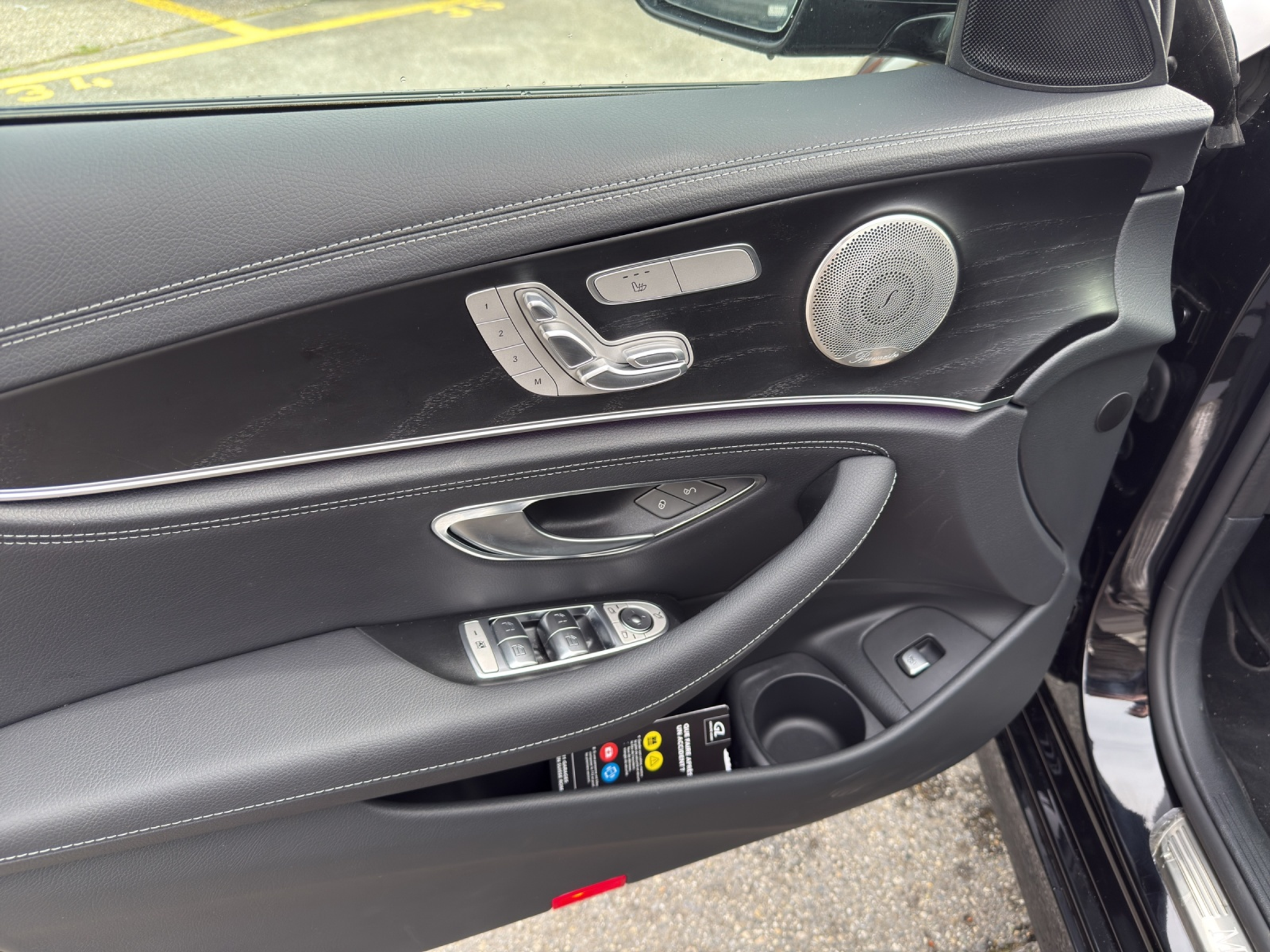 listing desktop thumbnail image 11