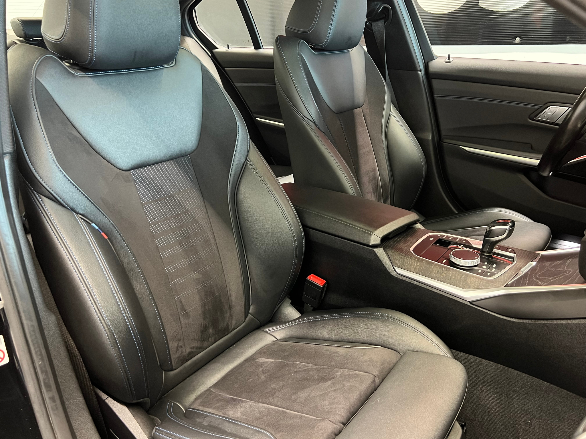 listing desktop thumbnail image 25