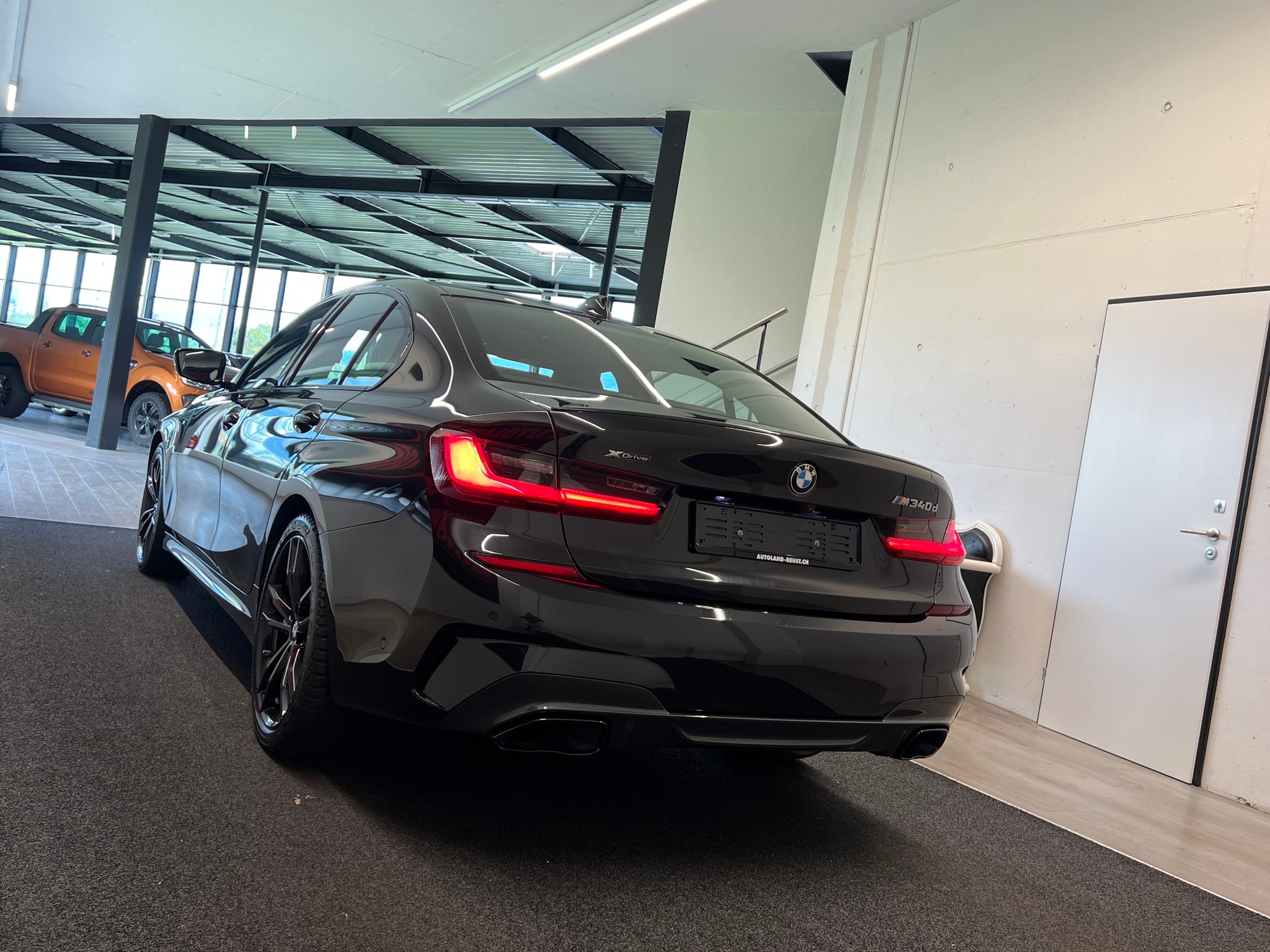 listing desktop thumbnail image 8