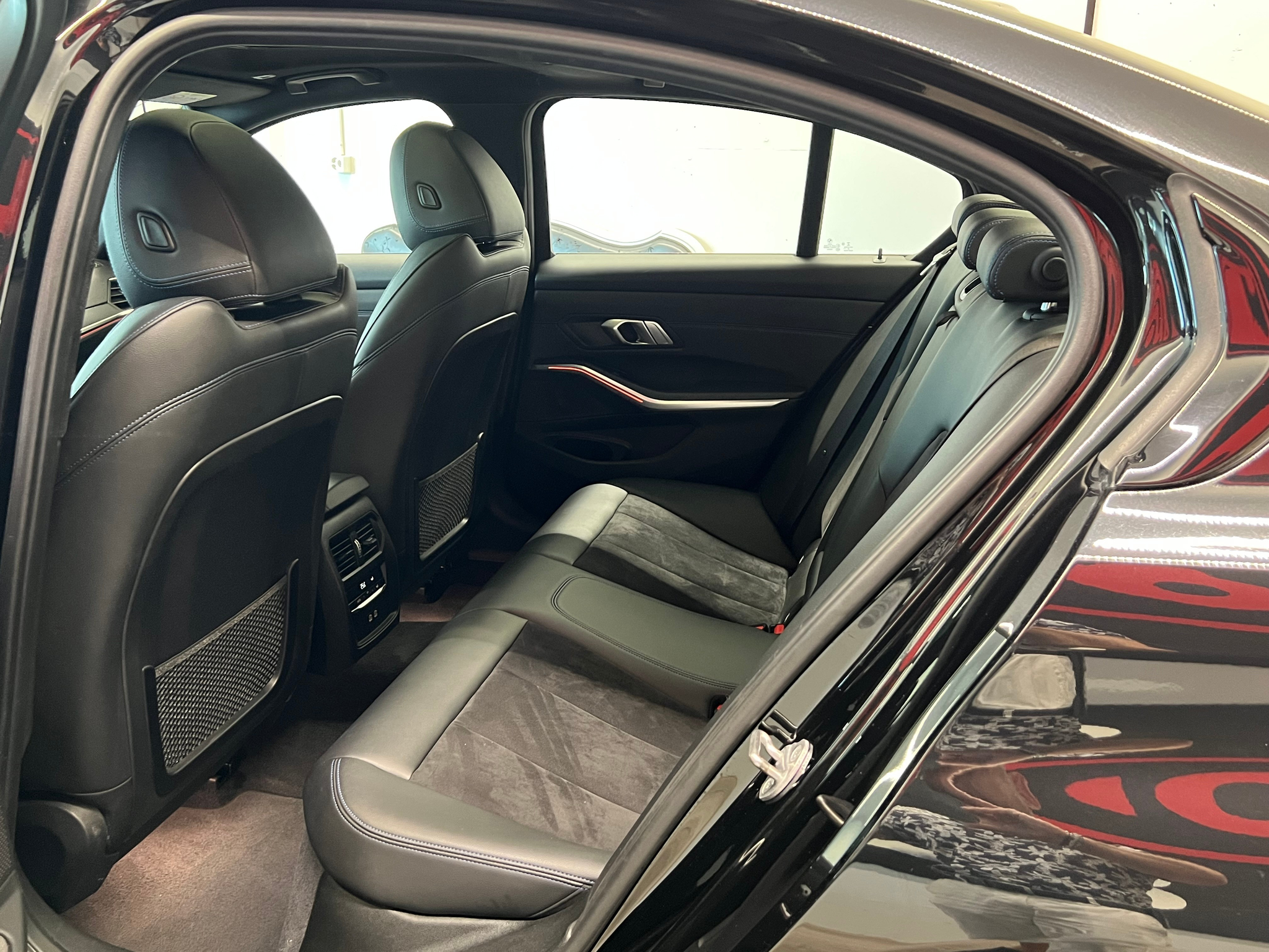 listing desktop thumbnail image 17