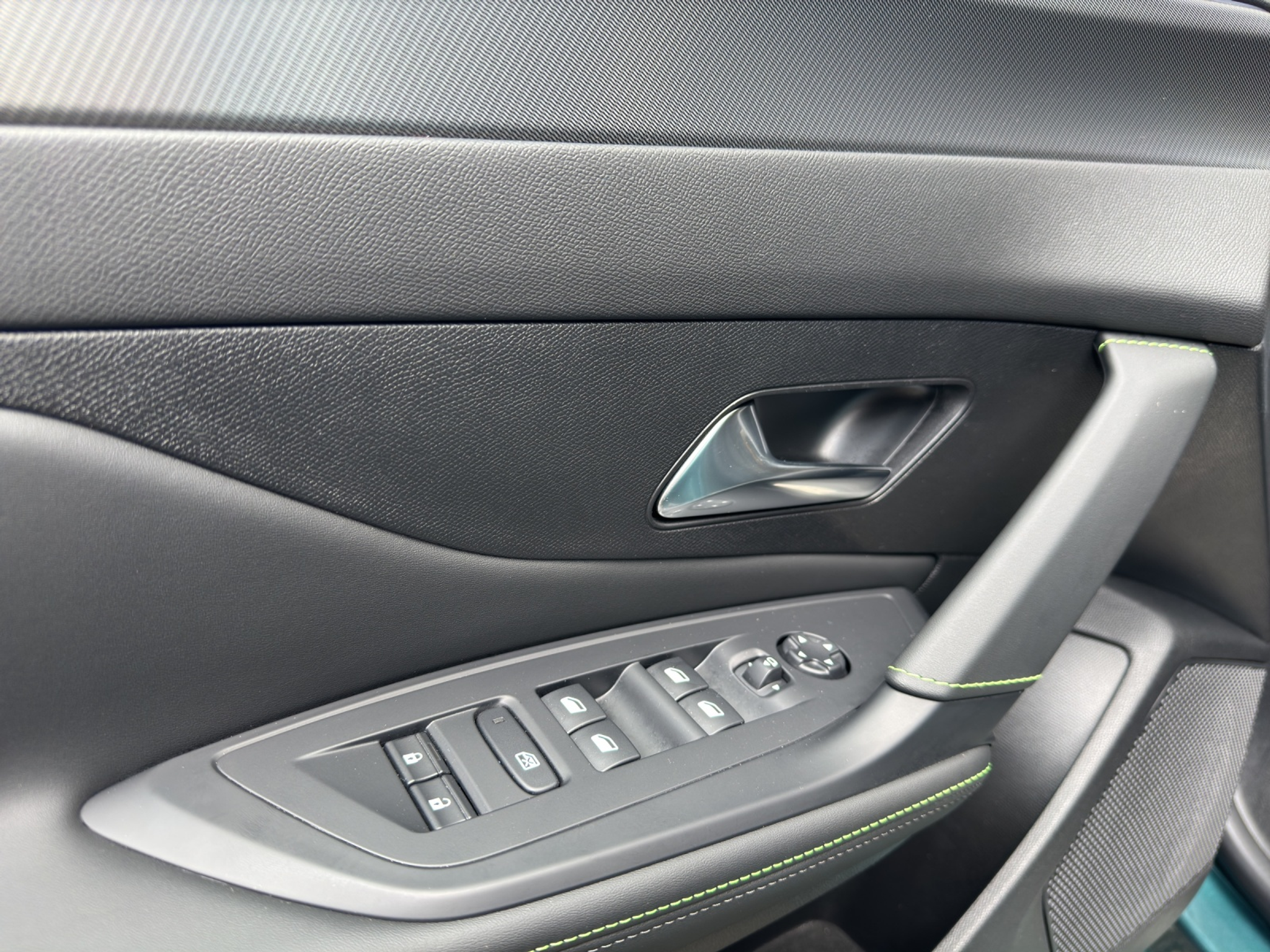 listing desktop thumbnail image 22