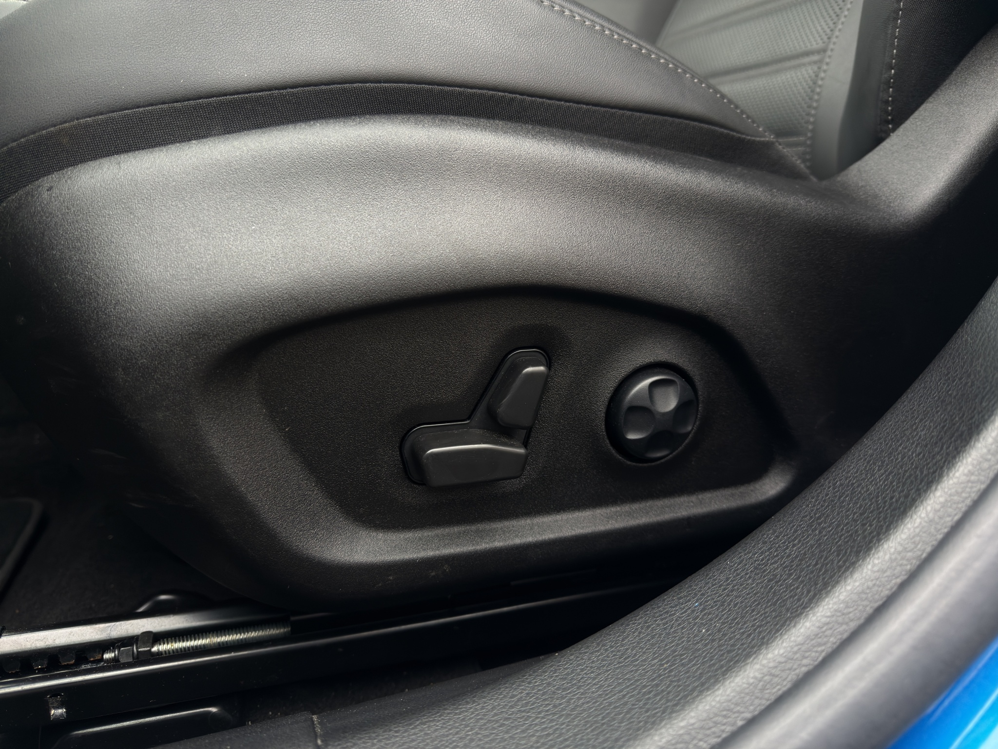 listing desktop thumbnail image 23