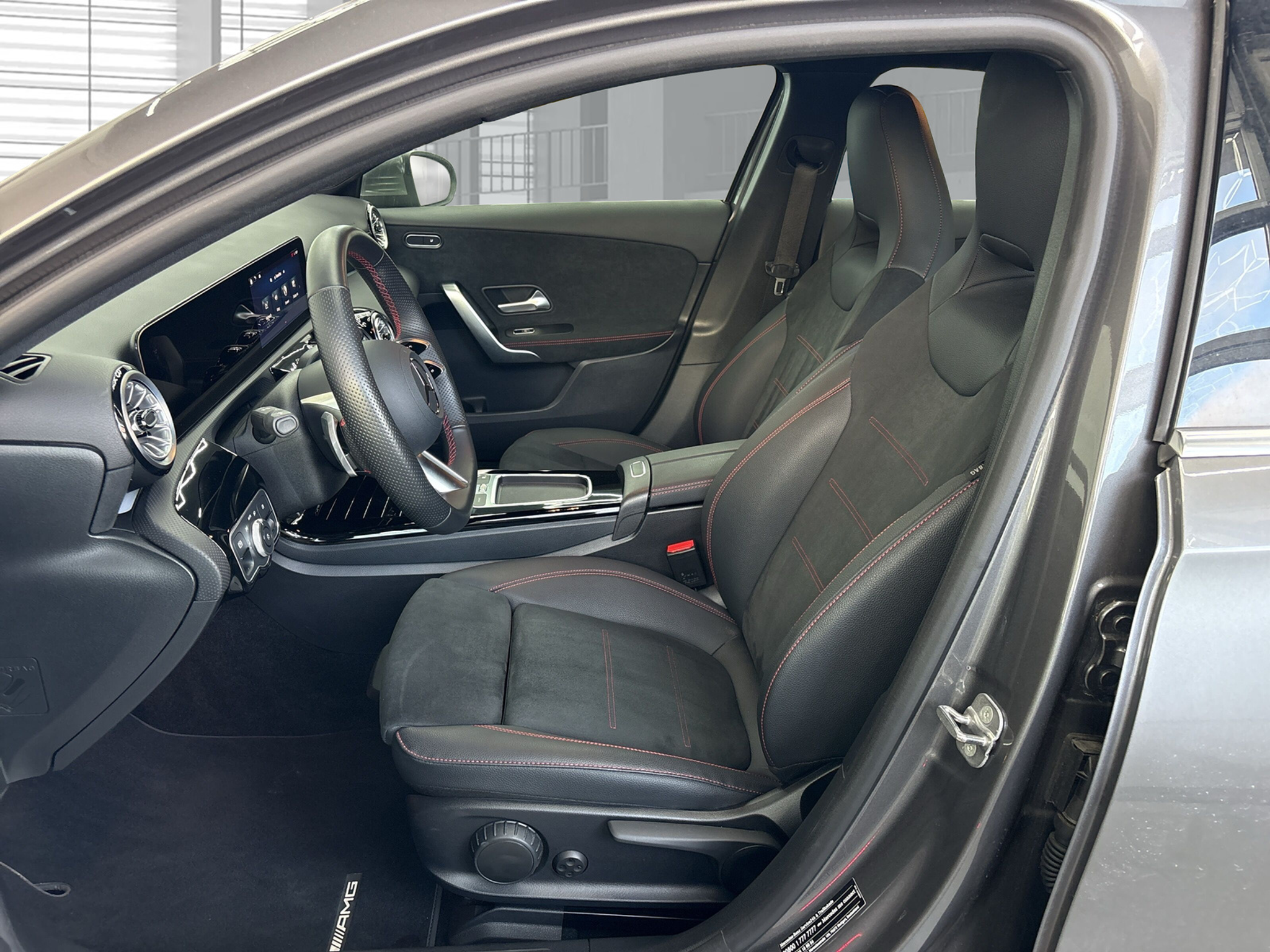 listing desktop thumbnail image 9