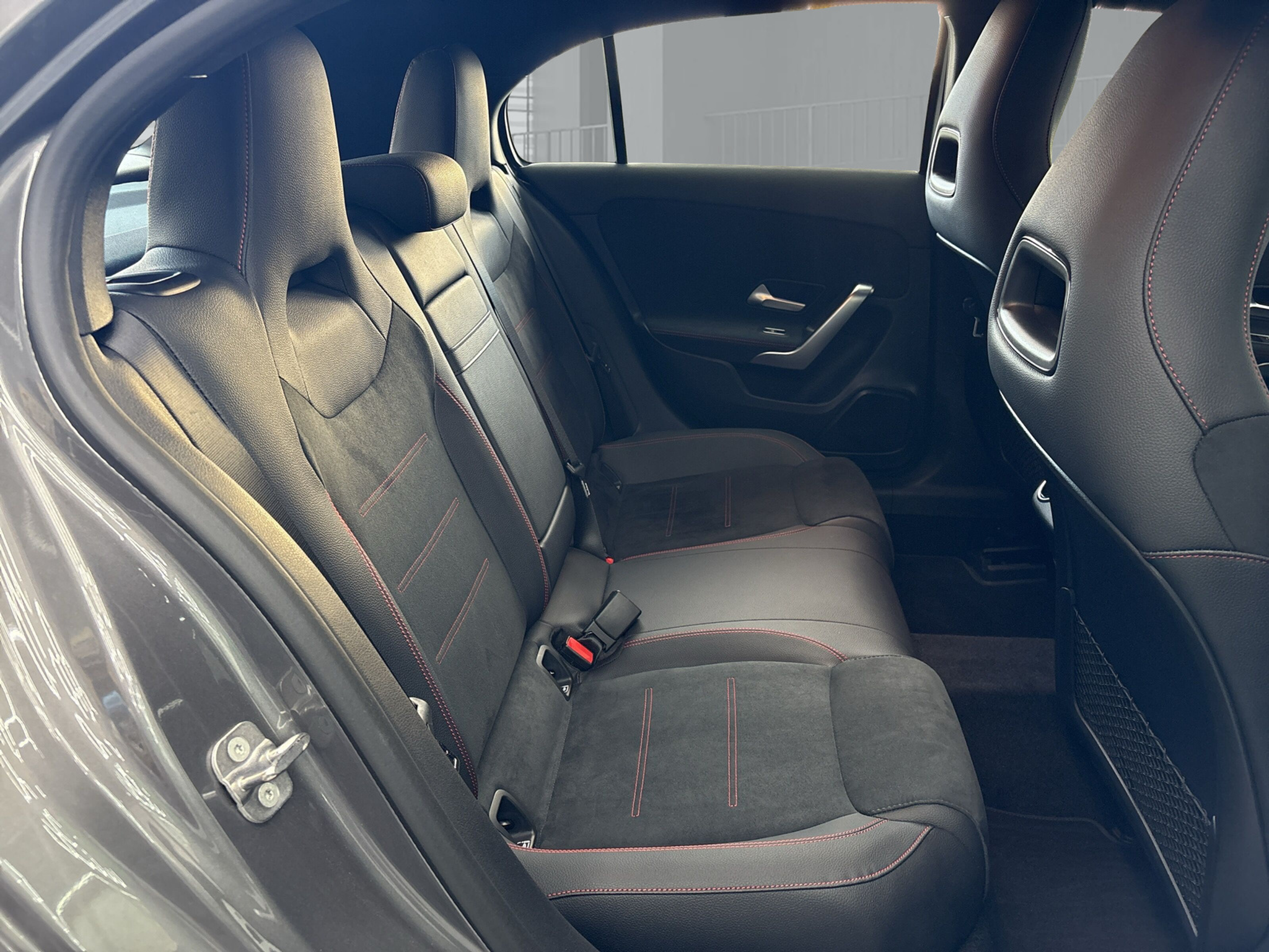 listing desktop thumbnail image 12