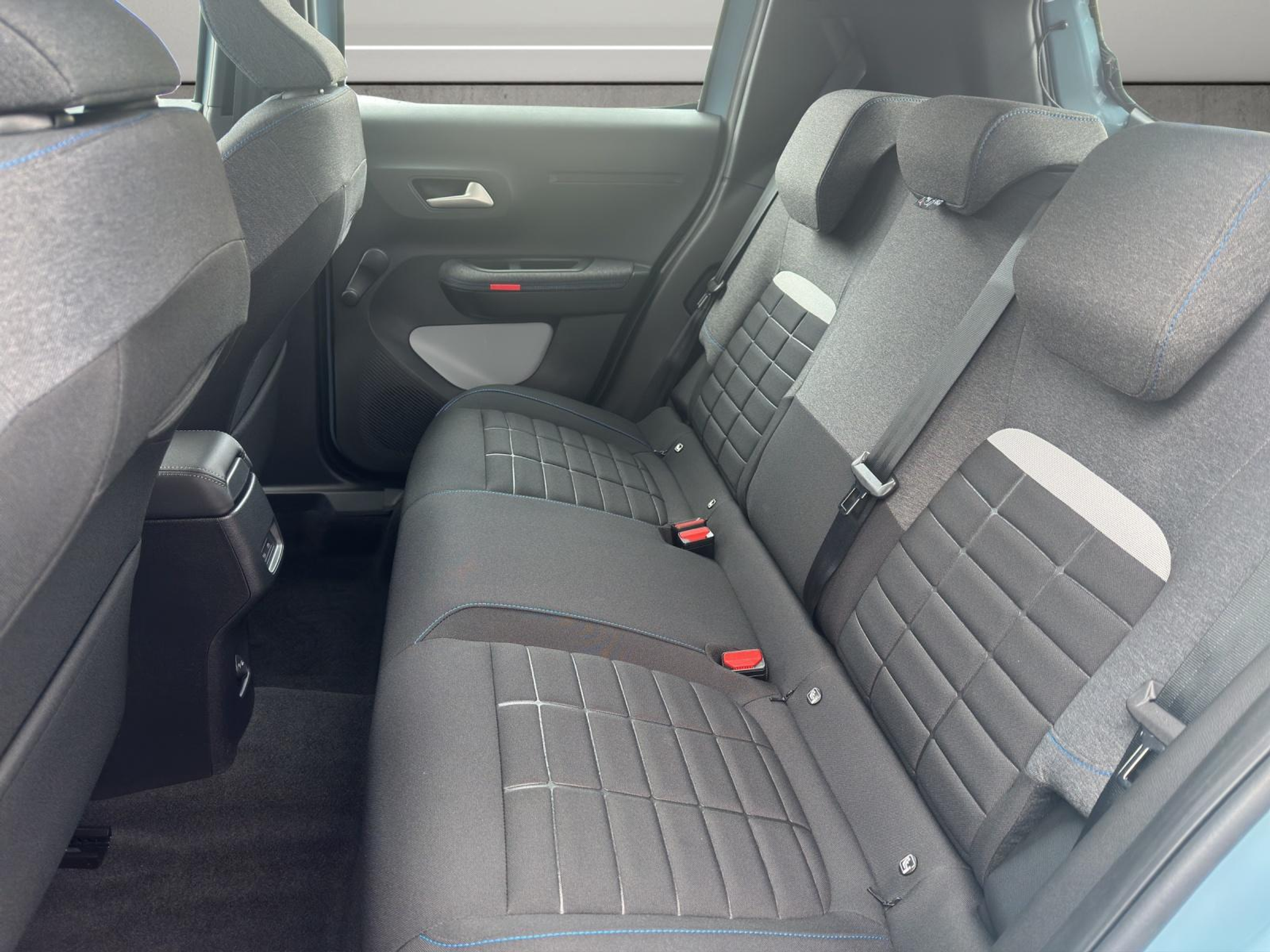 listing desktop thumbnail image 11