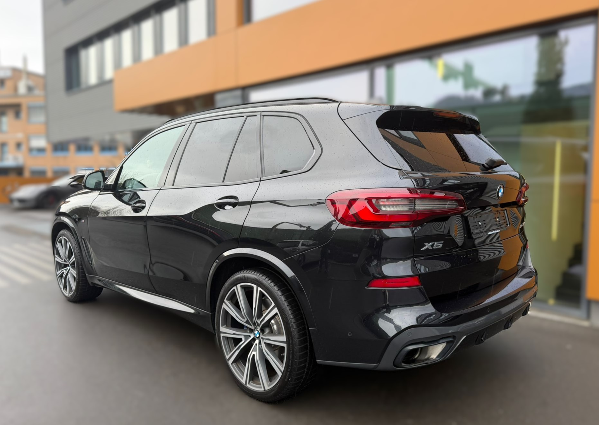 listing desktop thumbnail image 11