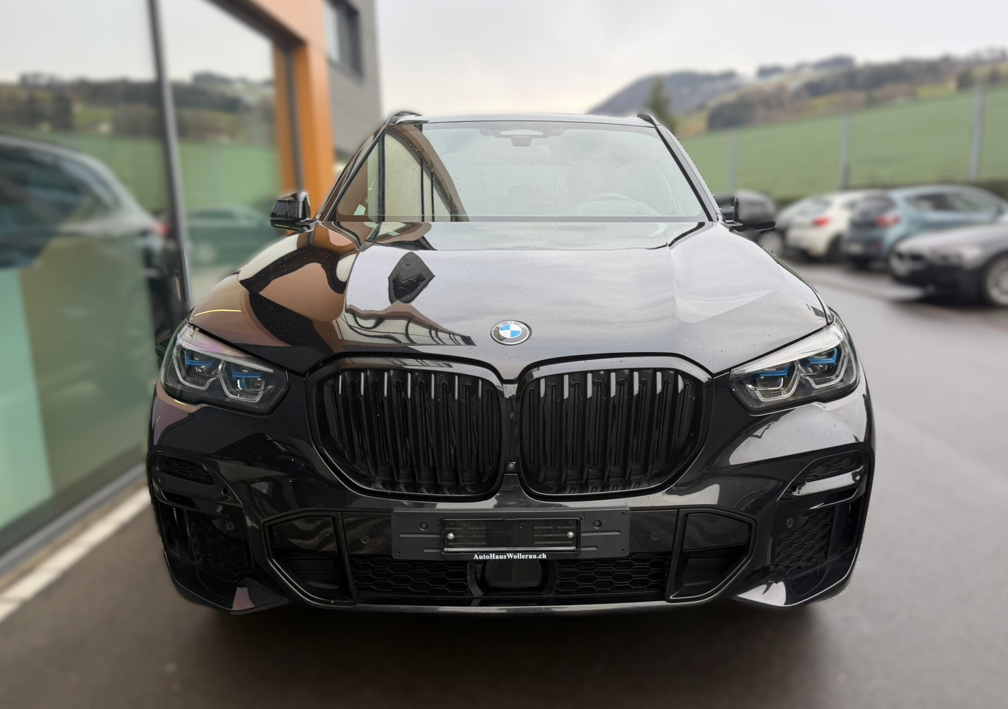 listing desktop thumbnail image 3