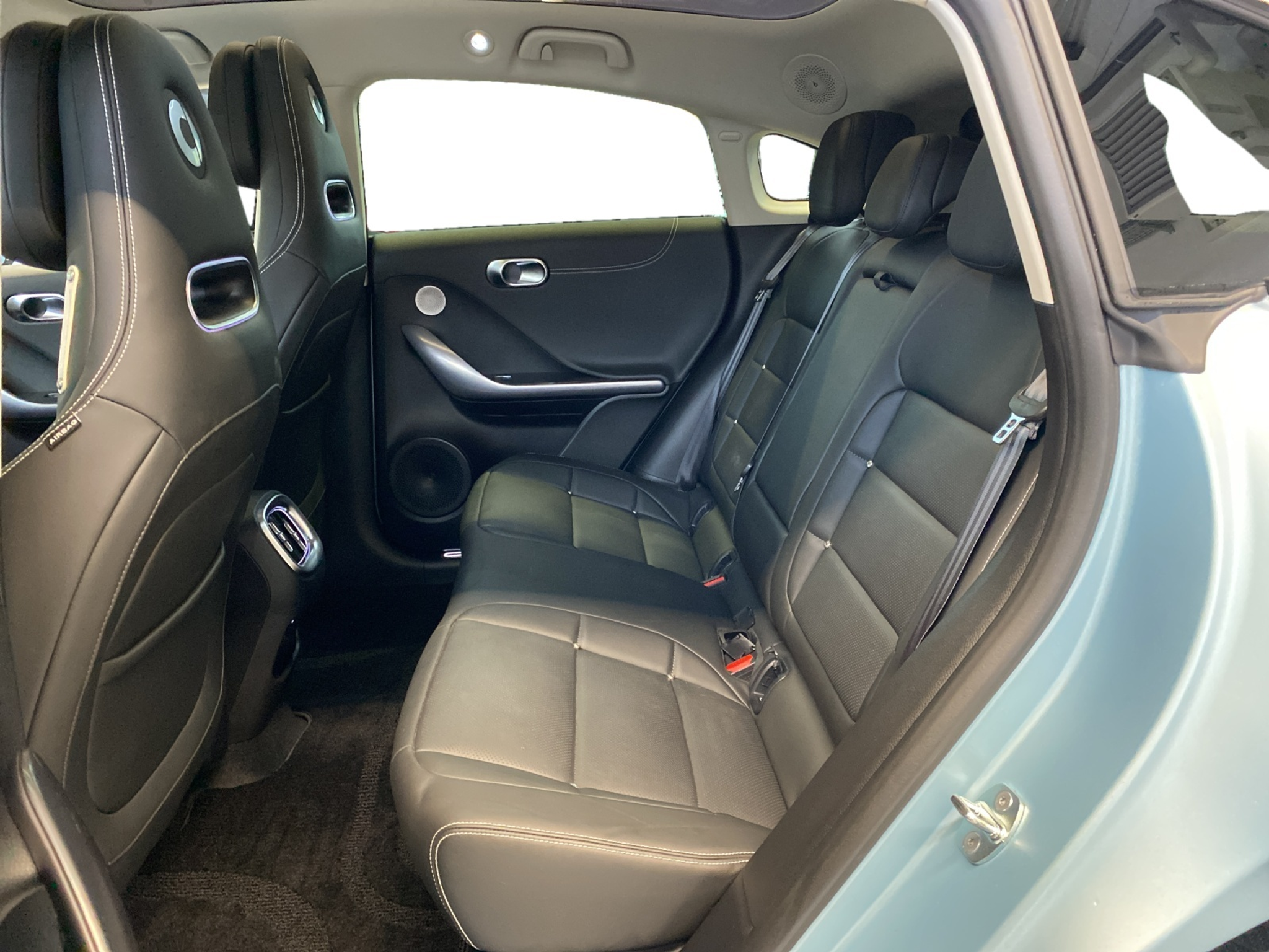 listing desktop thumbnail image 7