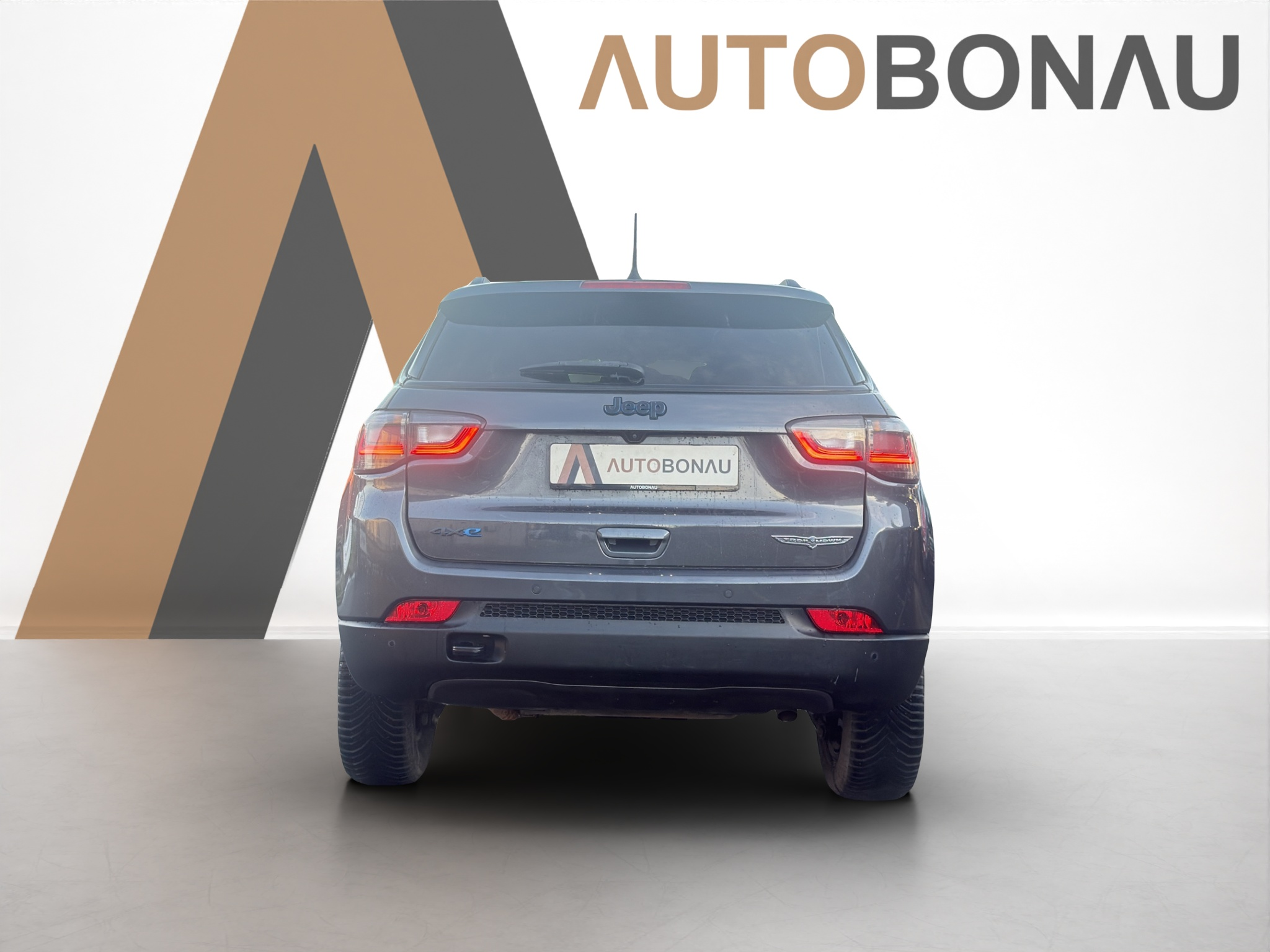 listing desktop thumbnail image 3