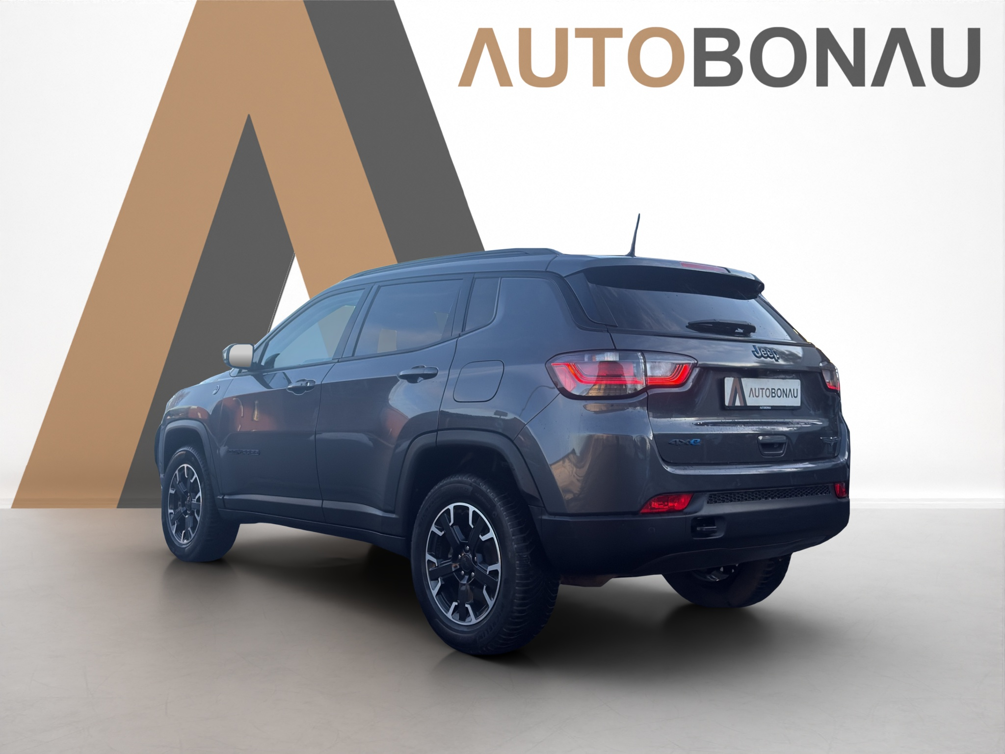 listing desktop thumbnail image 2