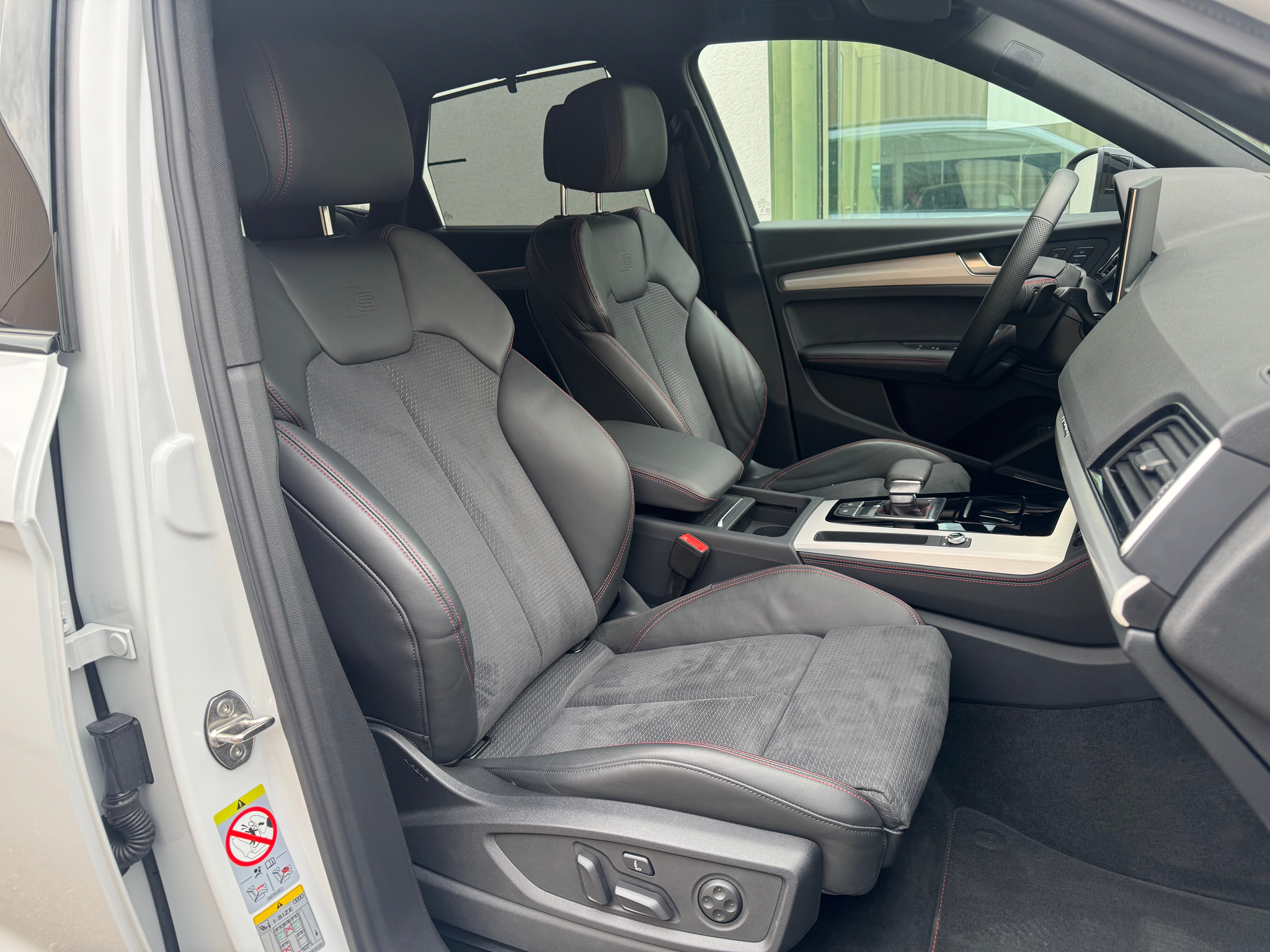 listing desktop thumbnail image 8