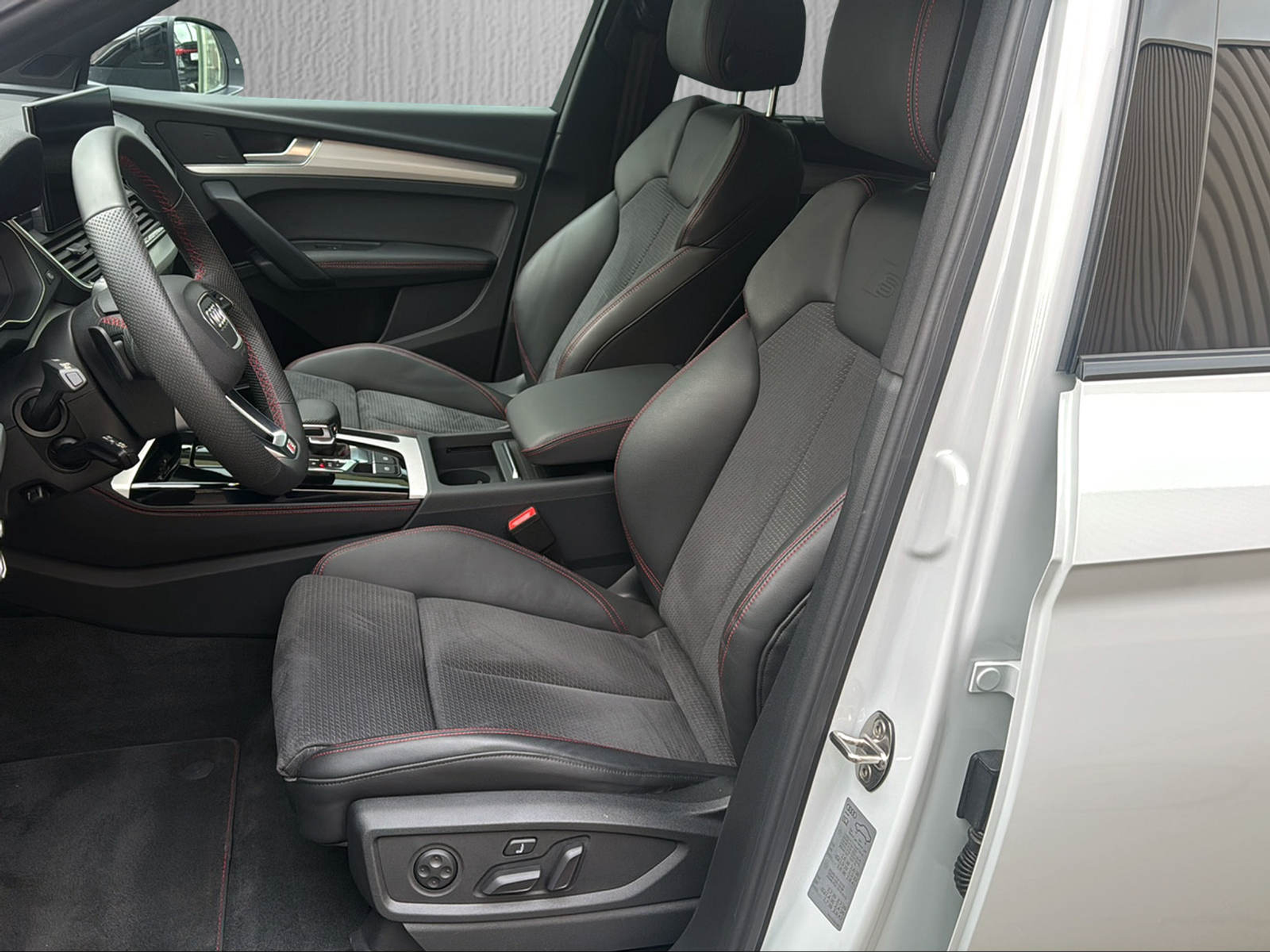 listing desktop thumbnail image 7