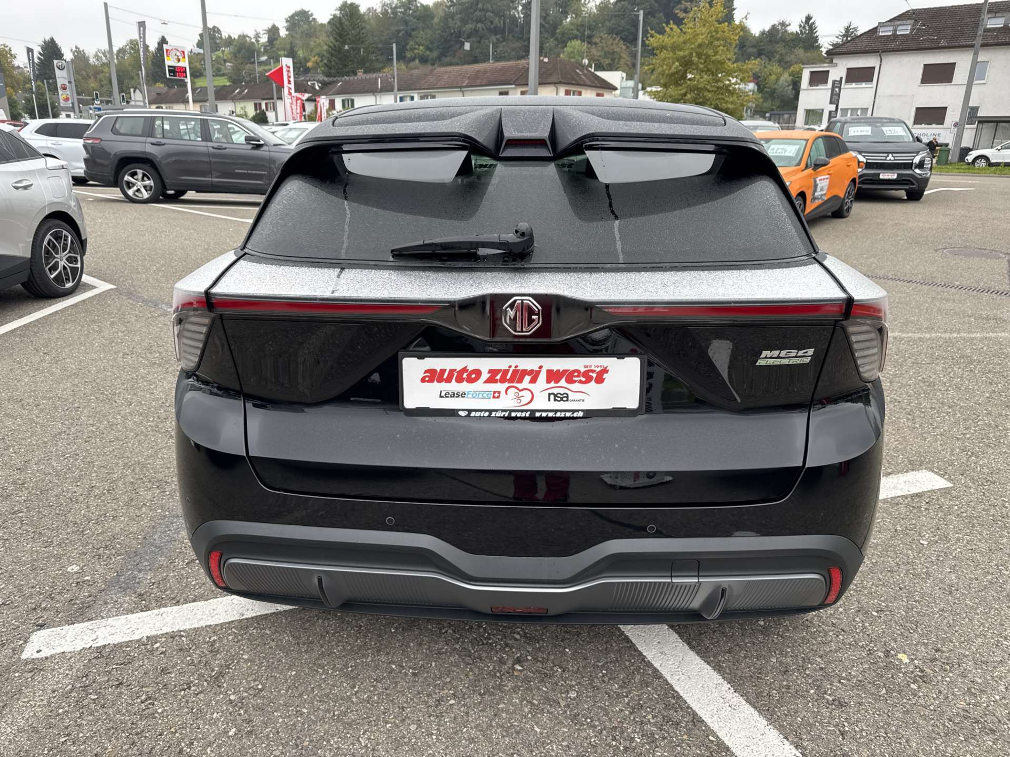 listing desktop thumbnail image 14