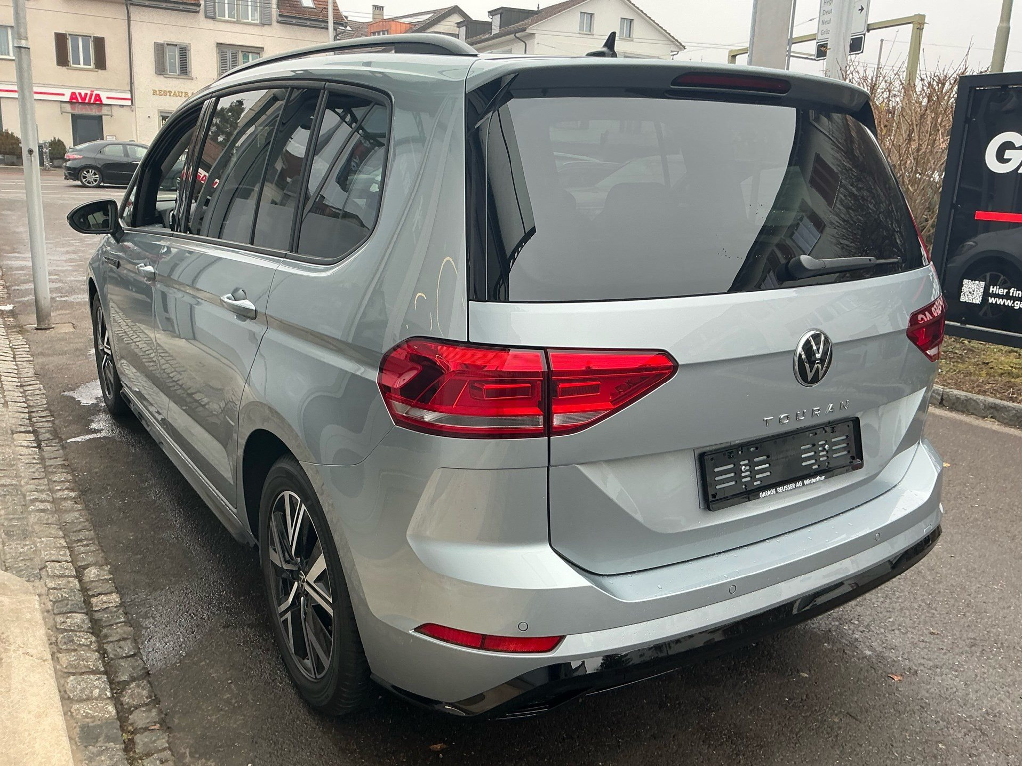 listing desktop thumbnail image 5