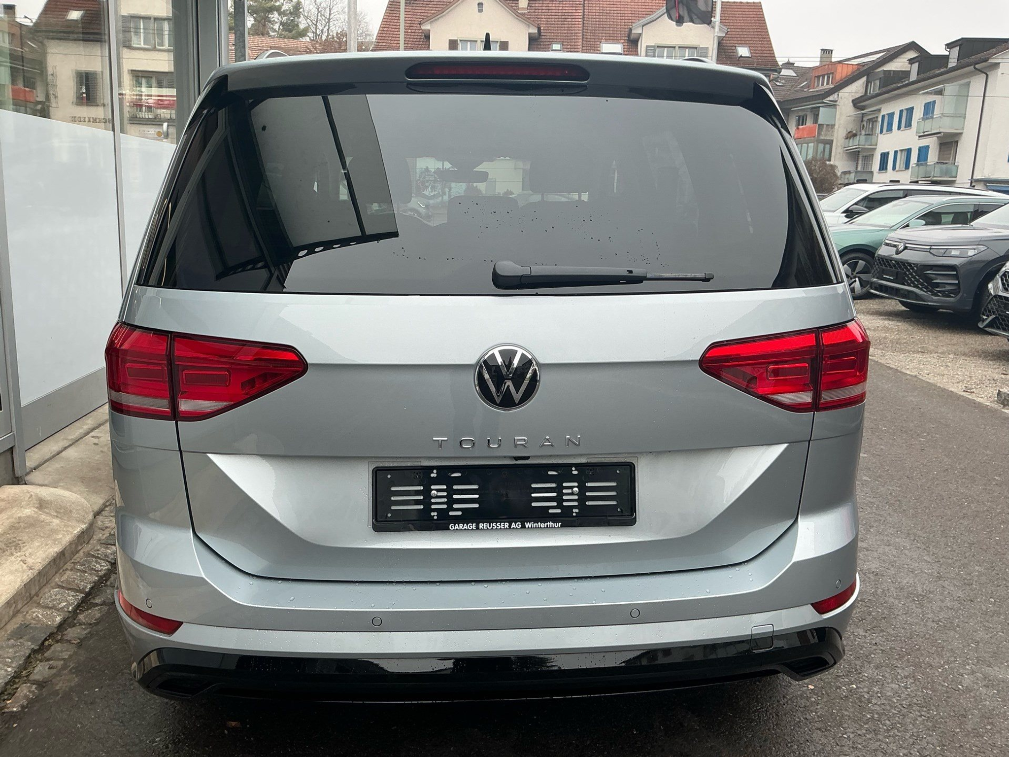 listing desktop thumbnail image 4