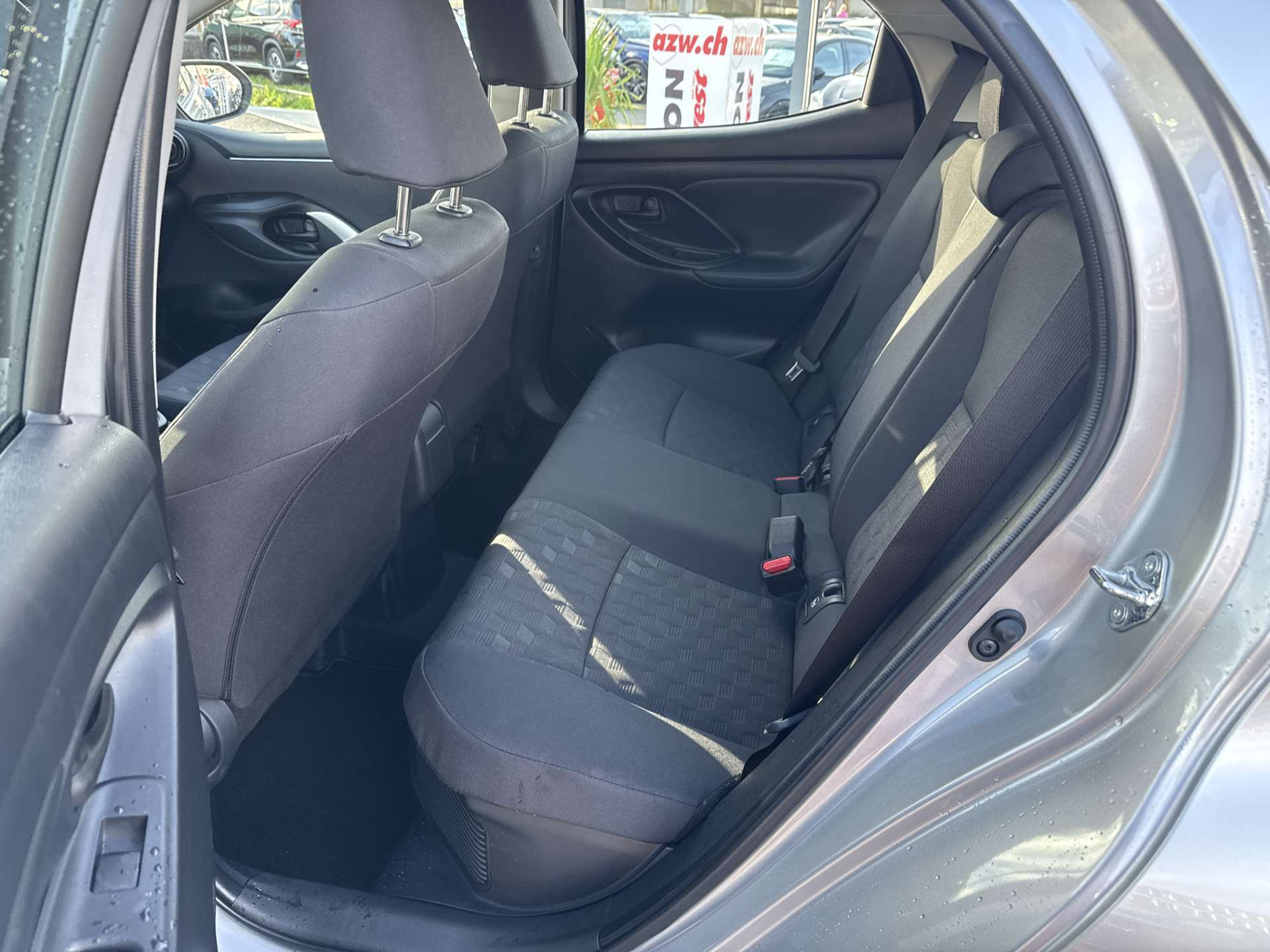 listing desktop thumbnail image 6