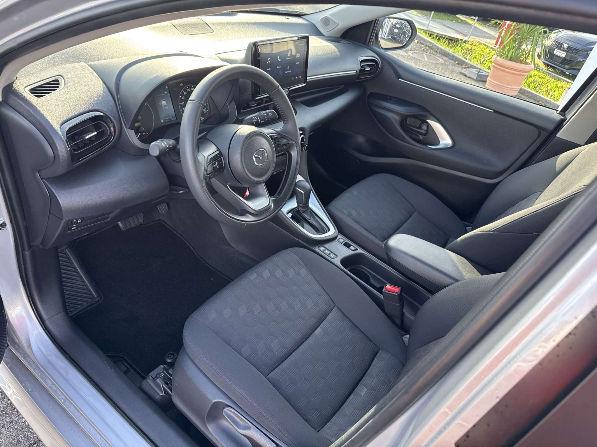 listing desktop thumbnail image 5