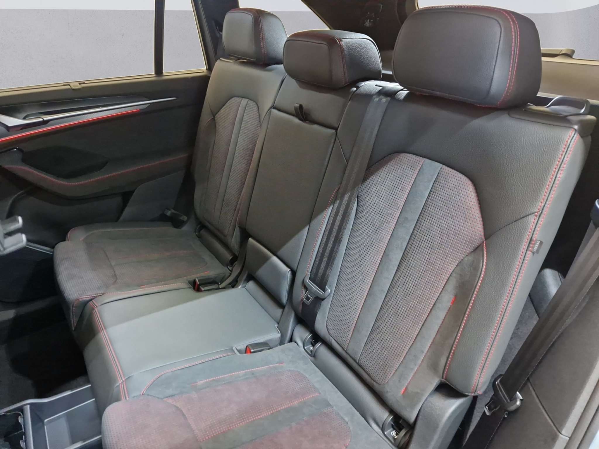 listing desktop thumbnail image 12