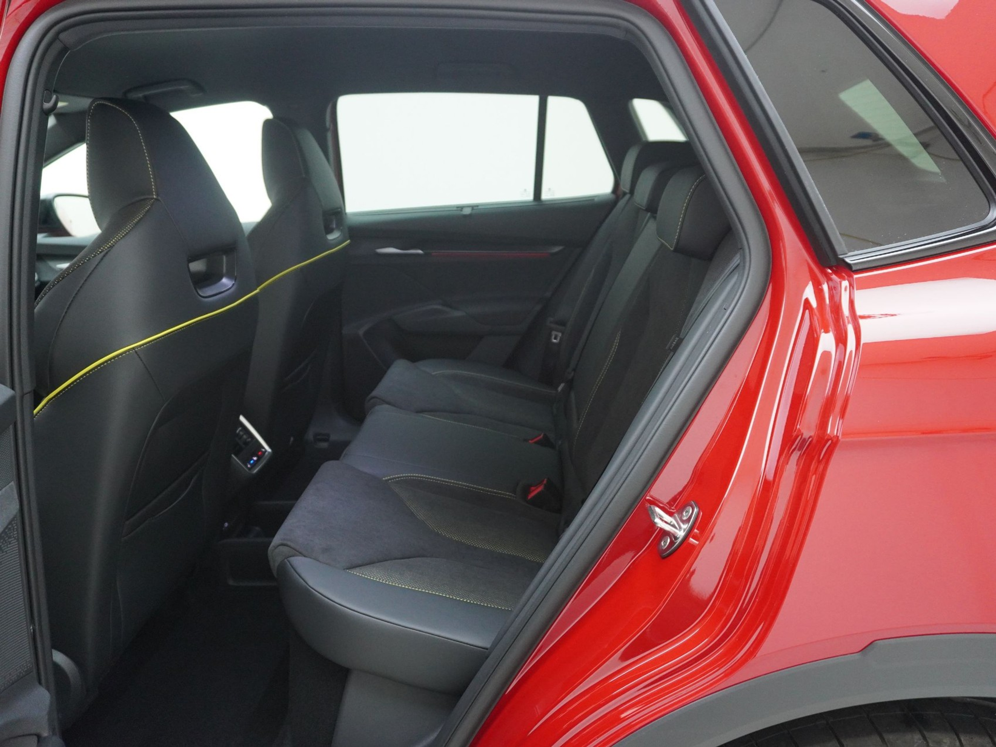 listing desktop thumbnail image 15