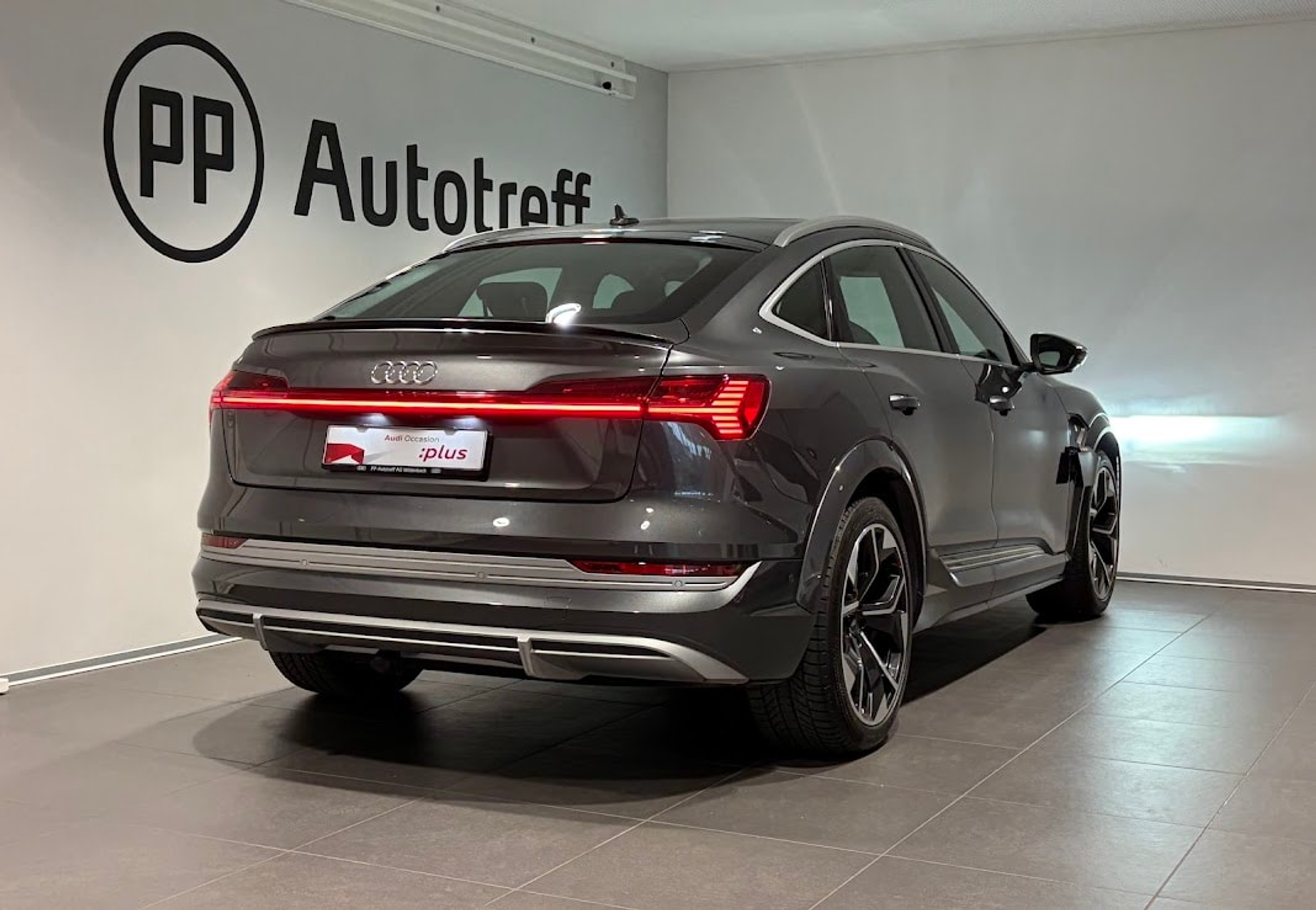 listing desktop thumbnail image 13