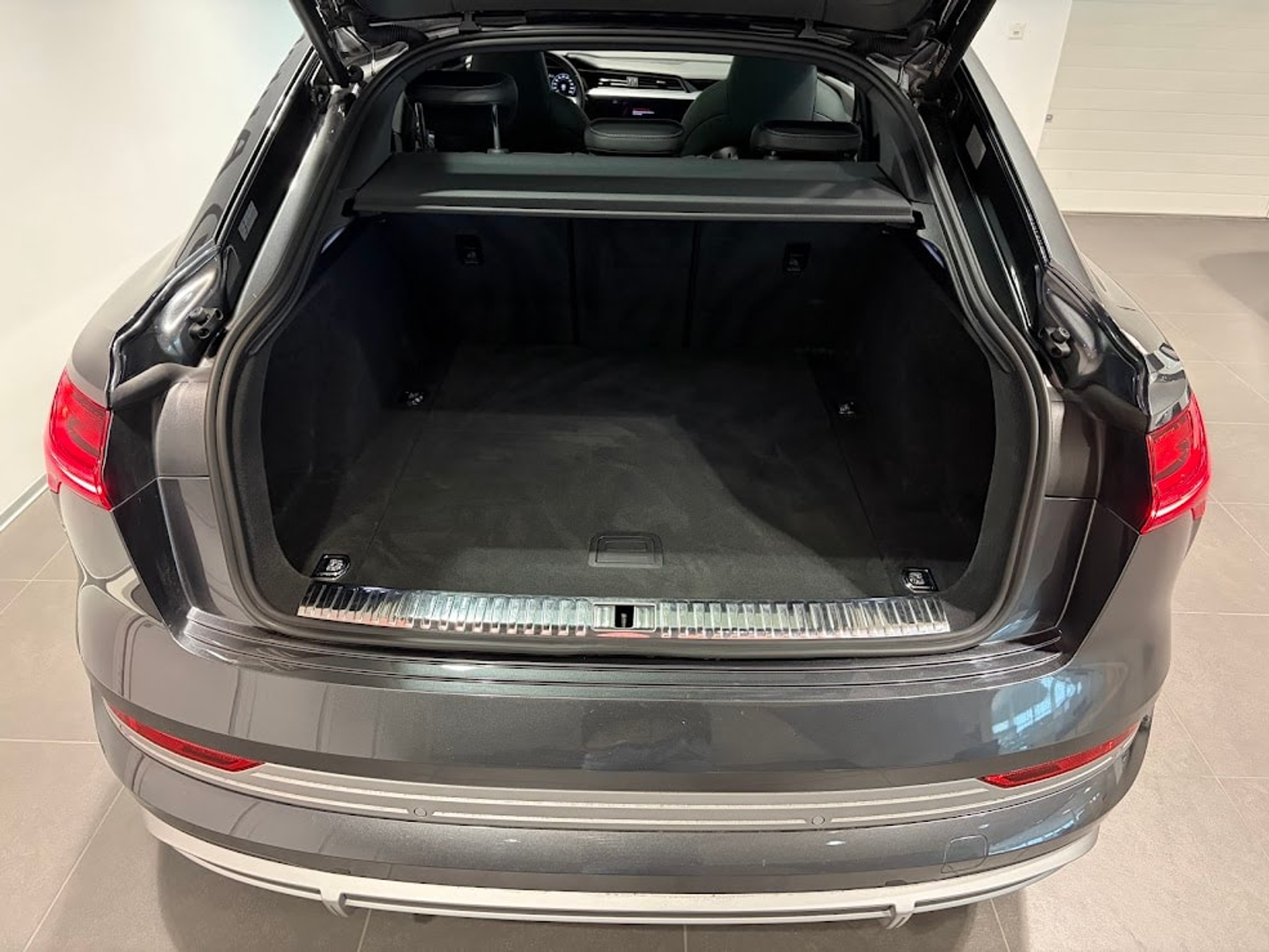 listing desktop thumbnail image 12