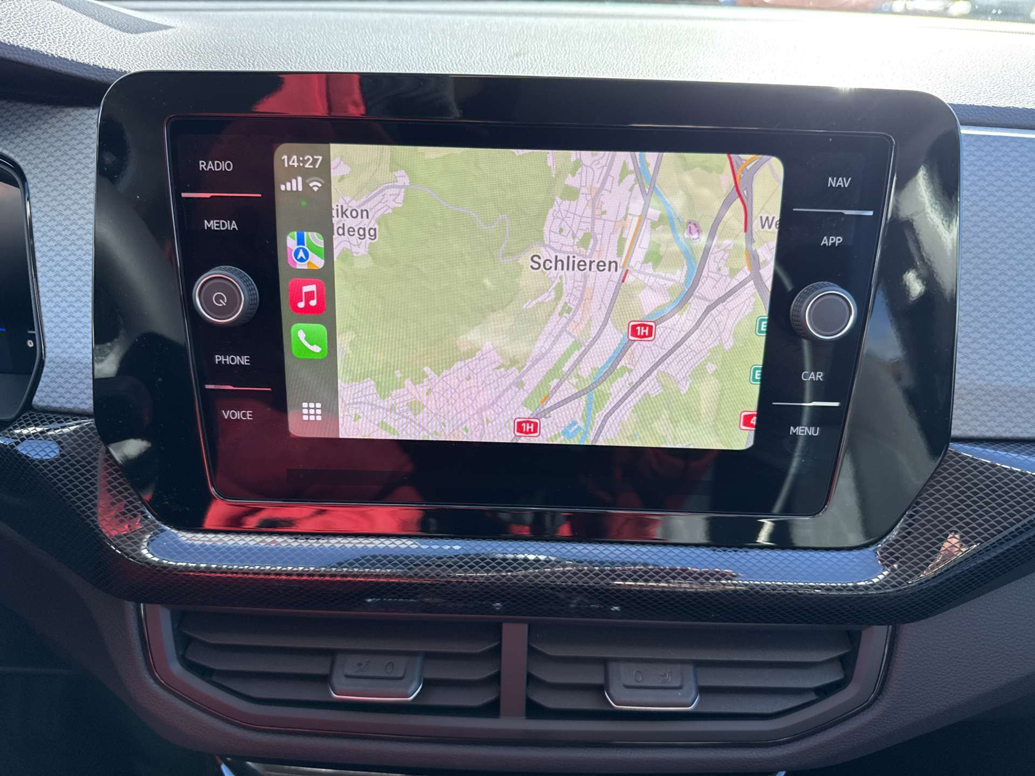 listing desktop thumbnail image 1