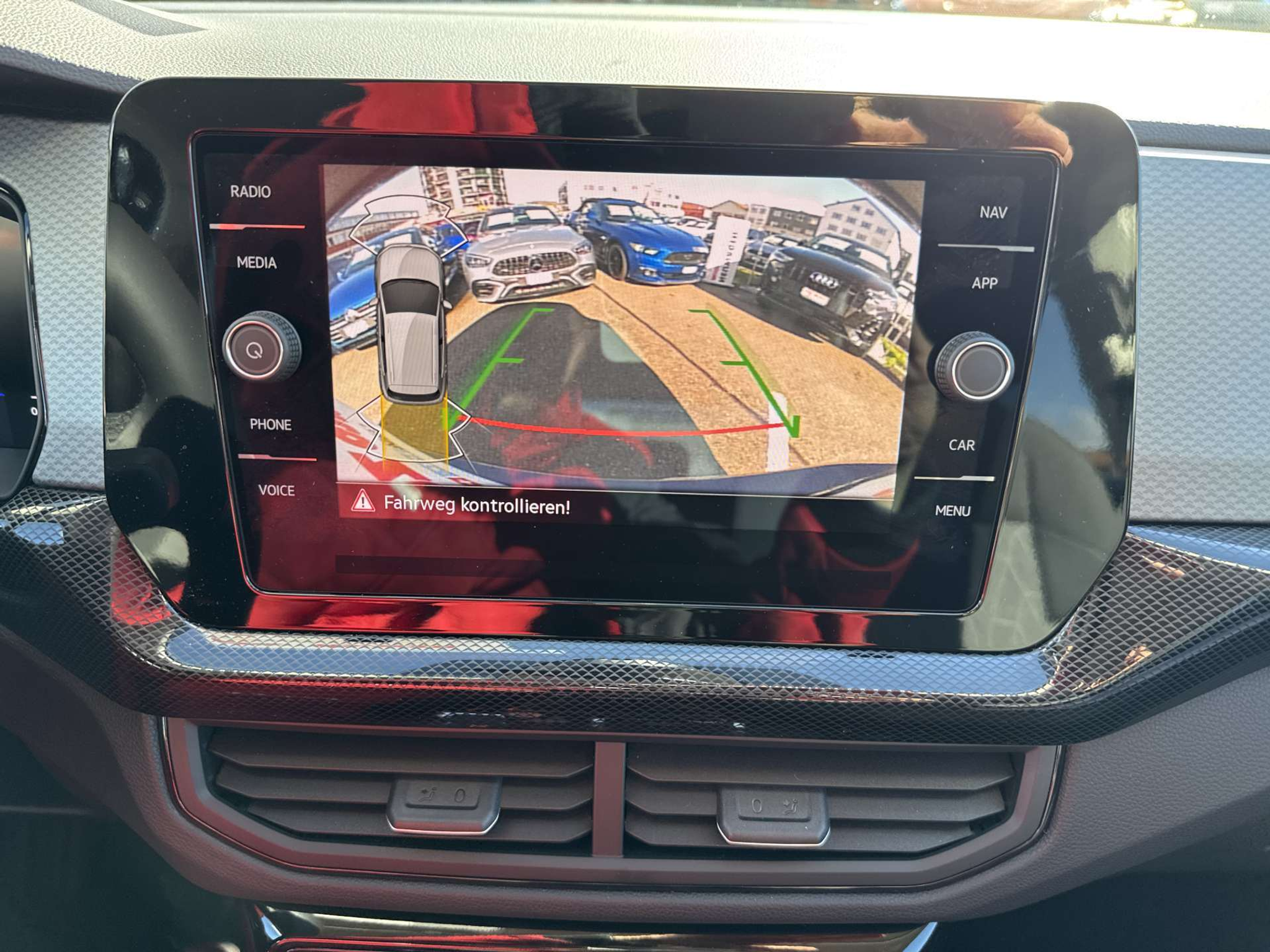 listing desktop thumbnail image 9