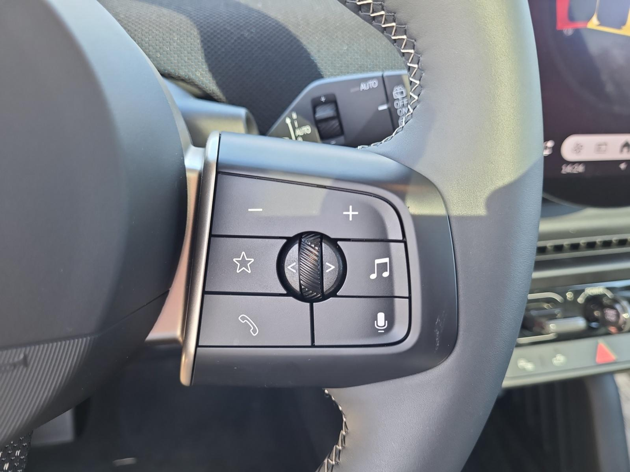 listing desktop thumbnail image 14