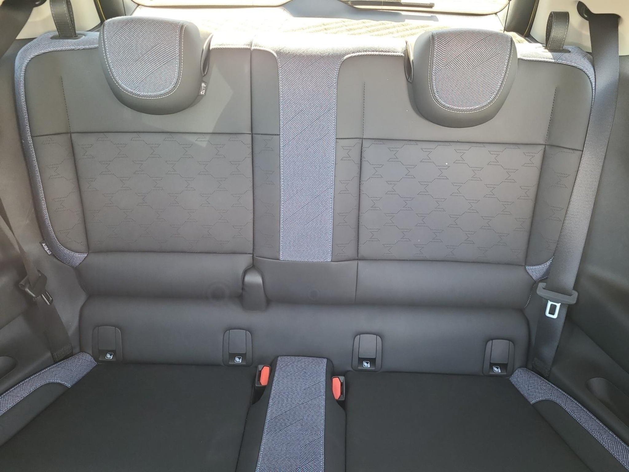 listing desktop thumbnail image 18