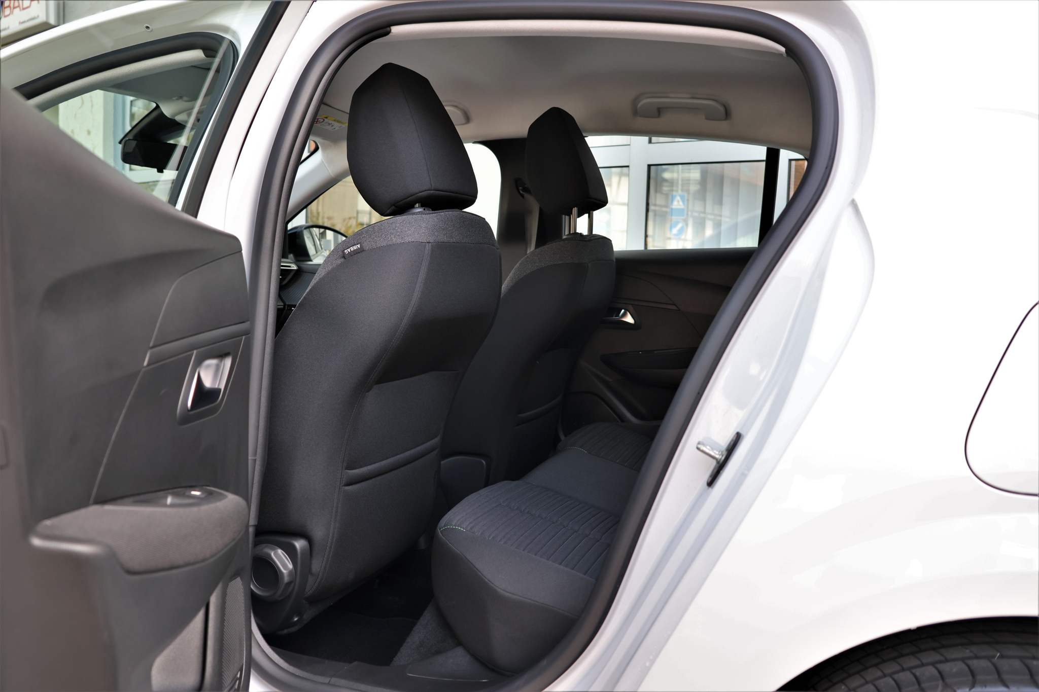 listing desktop thumbnail image 10