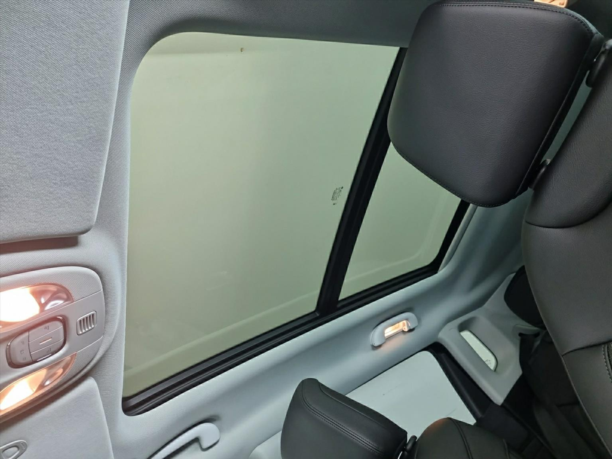 listing desktop thumbnail image 9