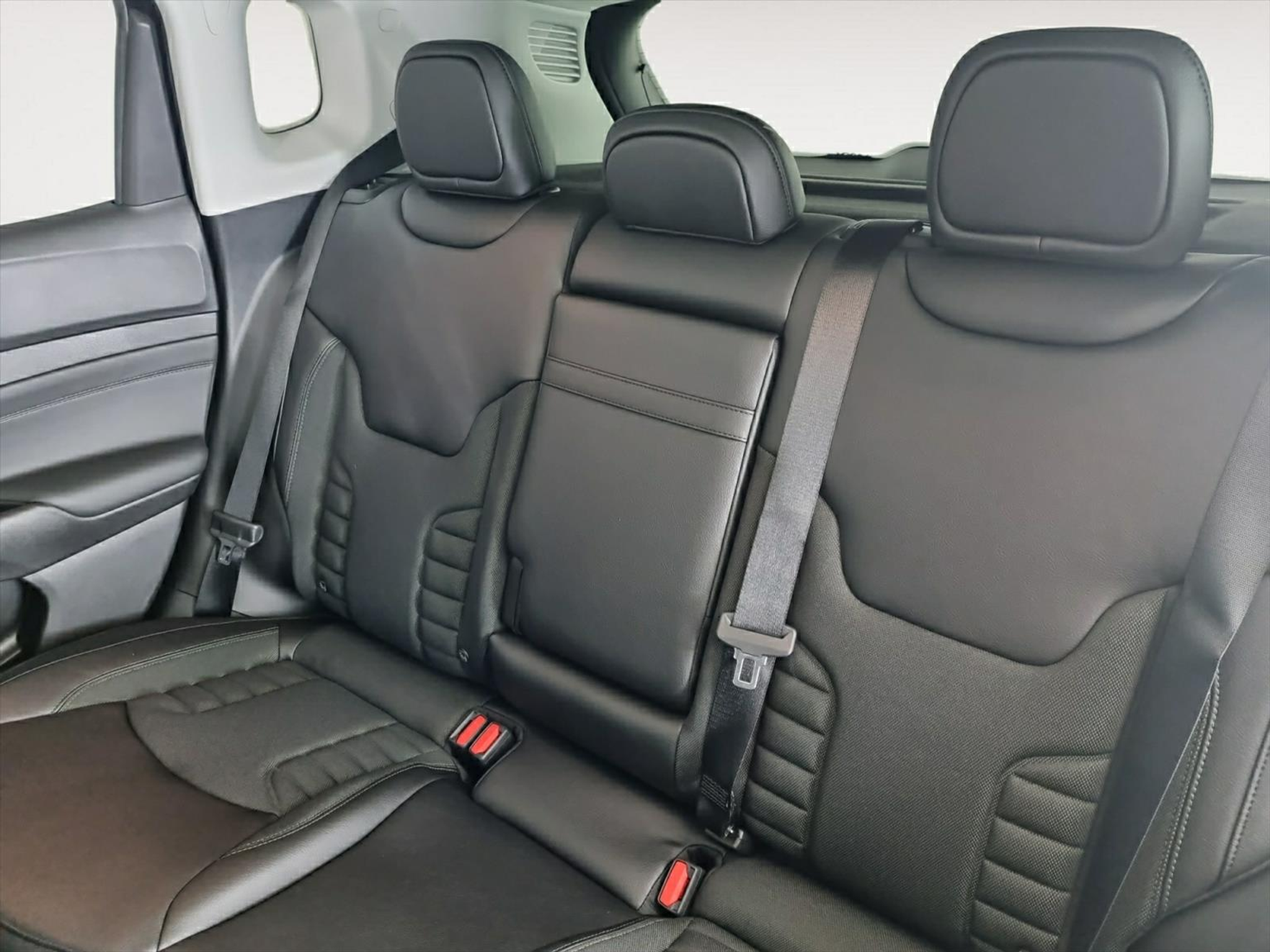 listing desktop thumbnail image 14