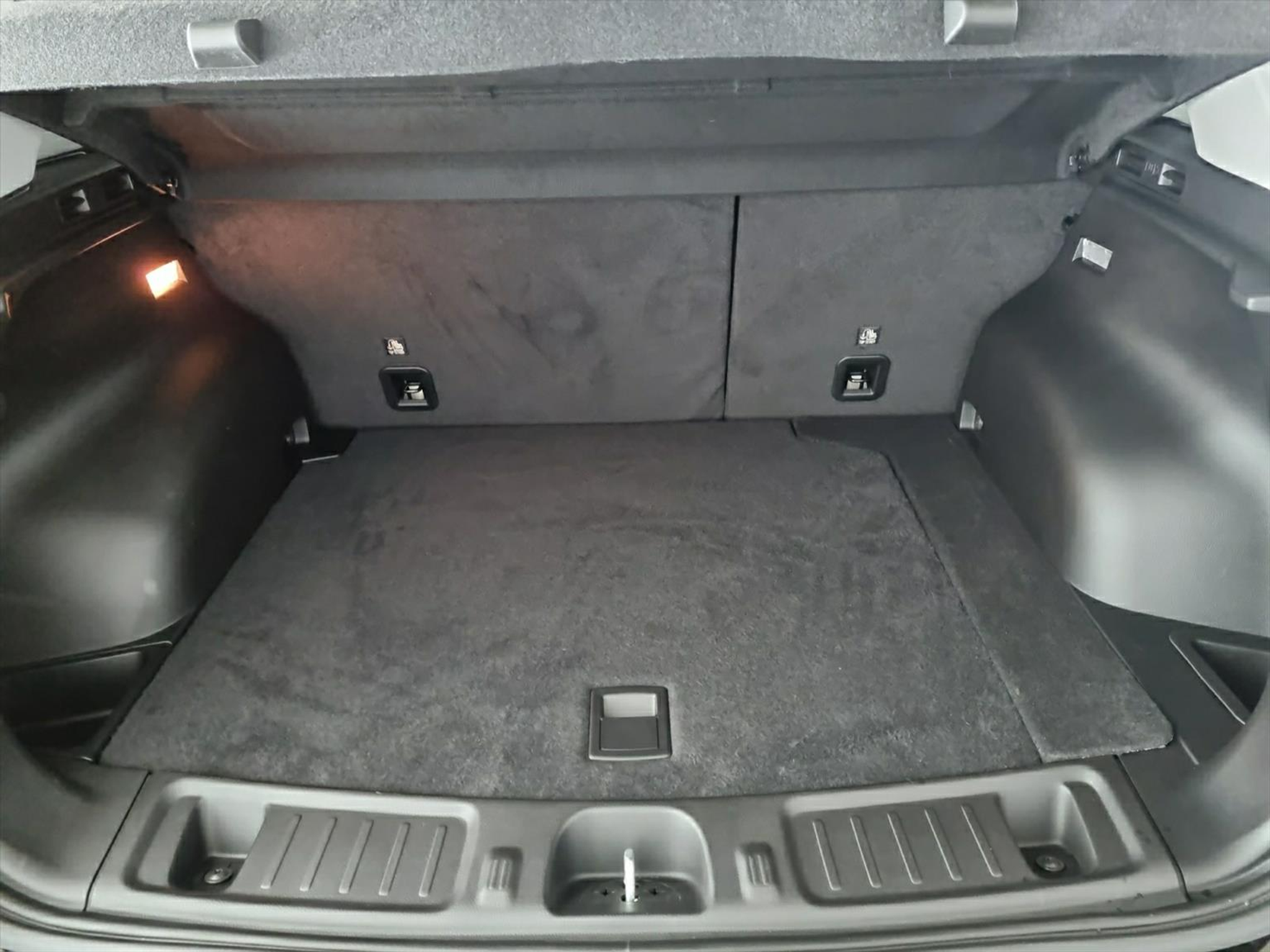 listing desktop thumbnail image 8