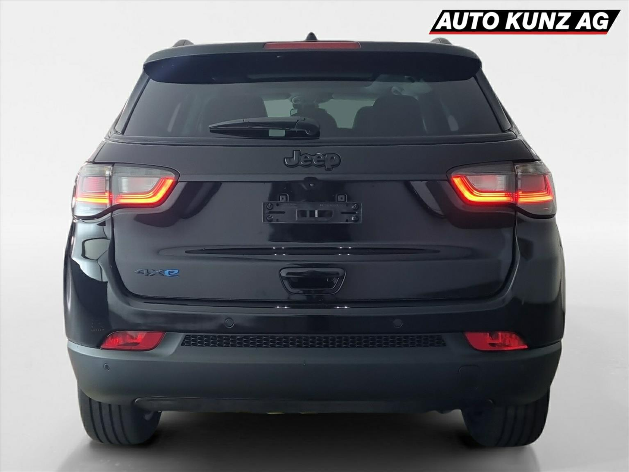 listing desktop thumbnail image 3