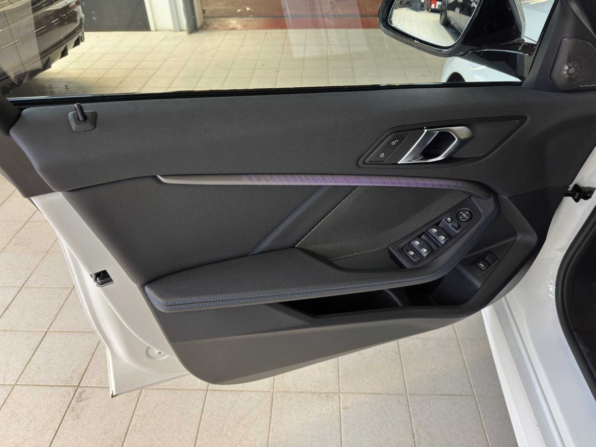 listing desktop thumbnail image 17