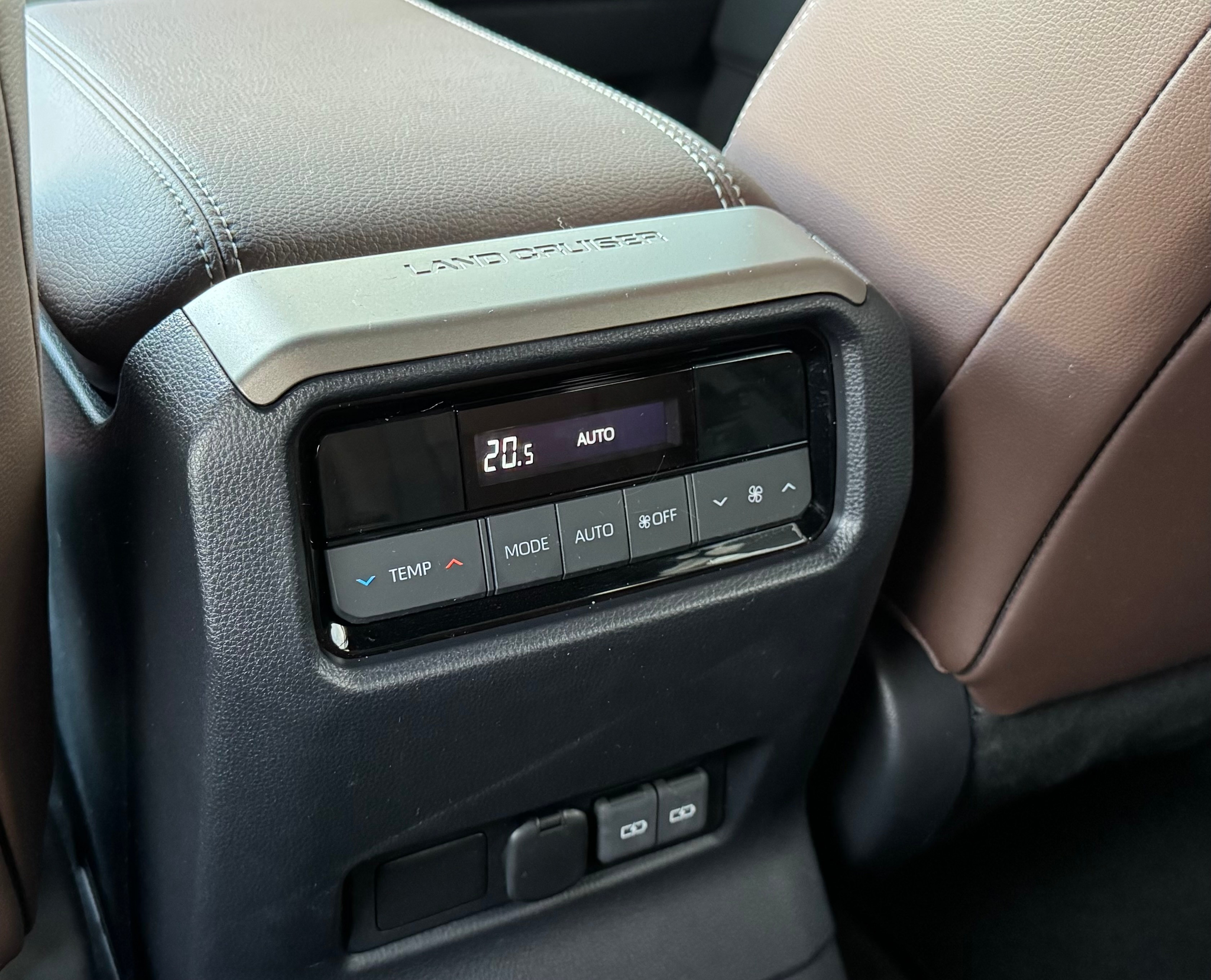 listing desktop thumbnail image 9