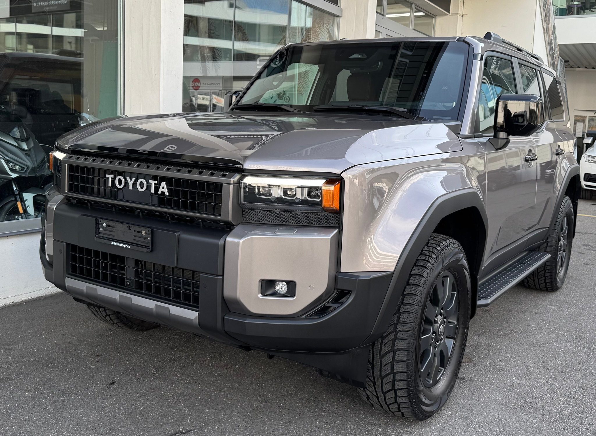 listing desktop thumbnail image 5